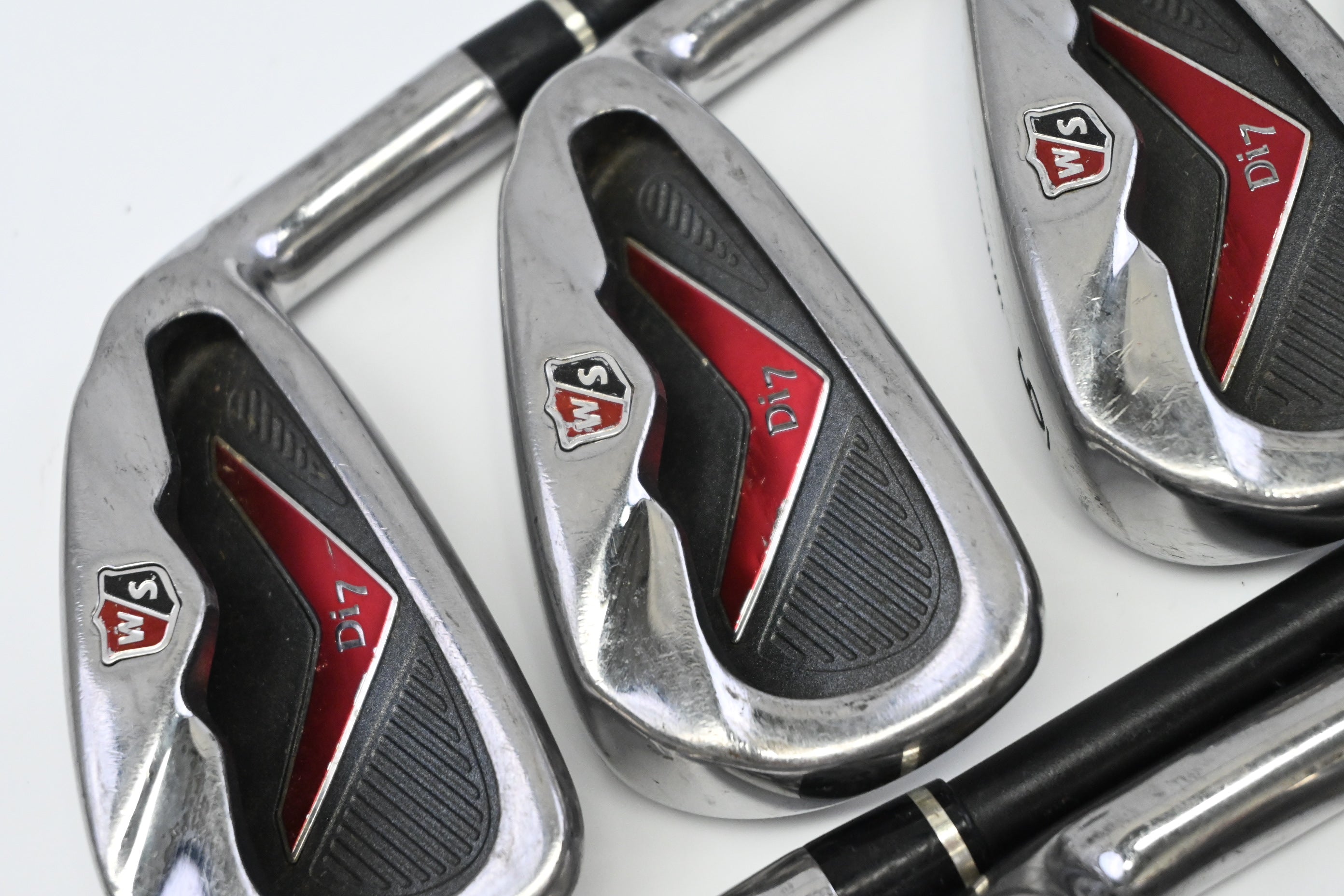 Wilson Di7 Irons / 4-PW+SW / Regular Flex UST ProForce V2 74 Shafts