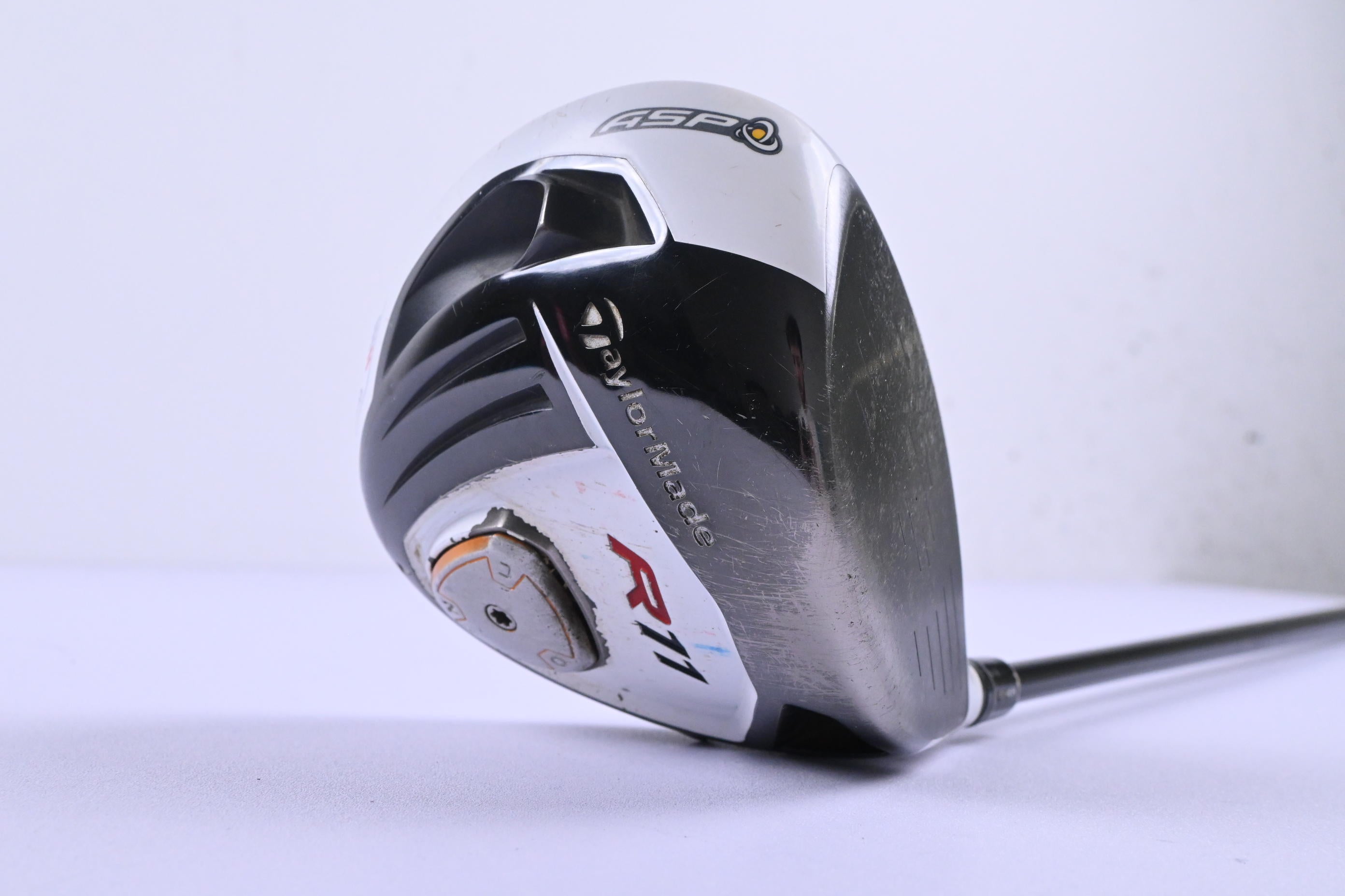 Taylormade R11 Driver / 9 Degree / Regular Flex Fujikura Blur R11 60 Shaft