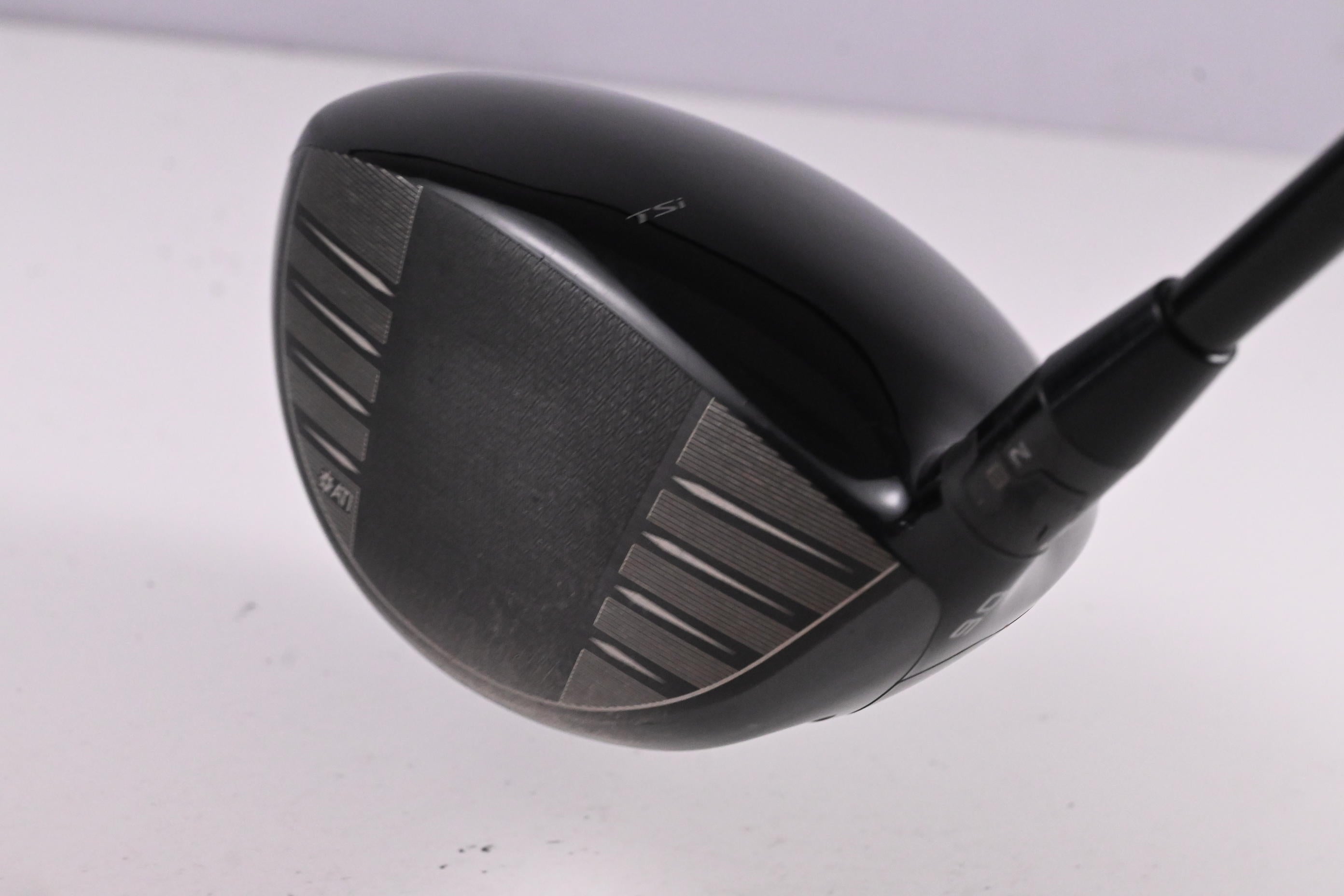 Titleist TSi3 Driver / 9 Degree / Stiff Flex Tensei AV Raw Blue 55 w/ SFW Shaft