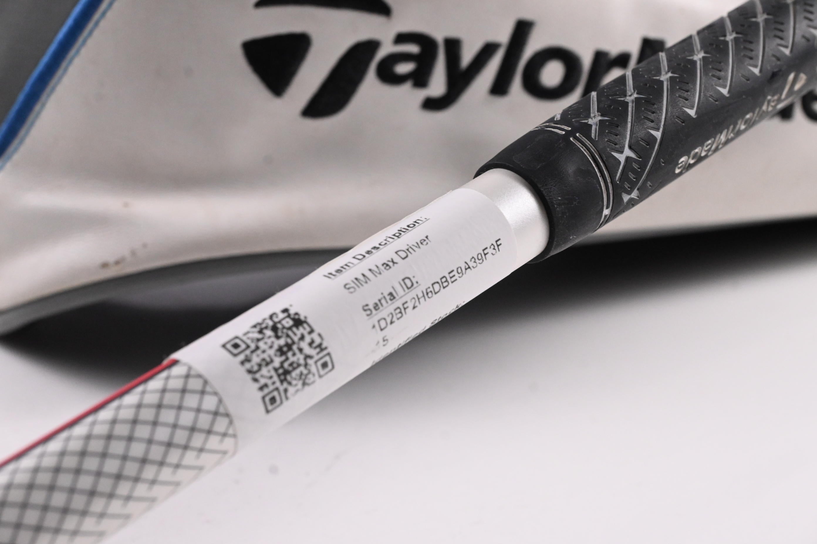 Taylormade SIM Max Driver / 10.5 Degree / Stiff Flex UST Mamiya ProForce V2 6