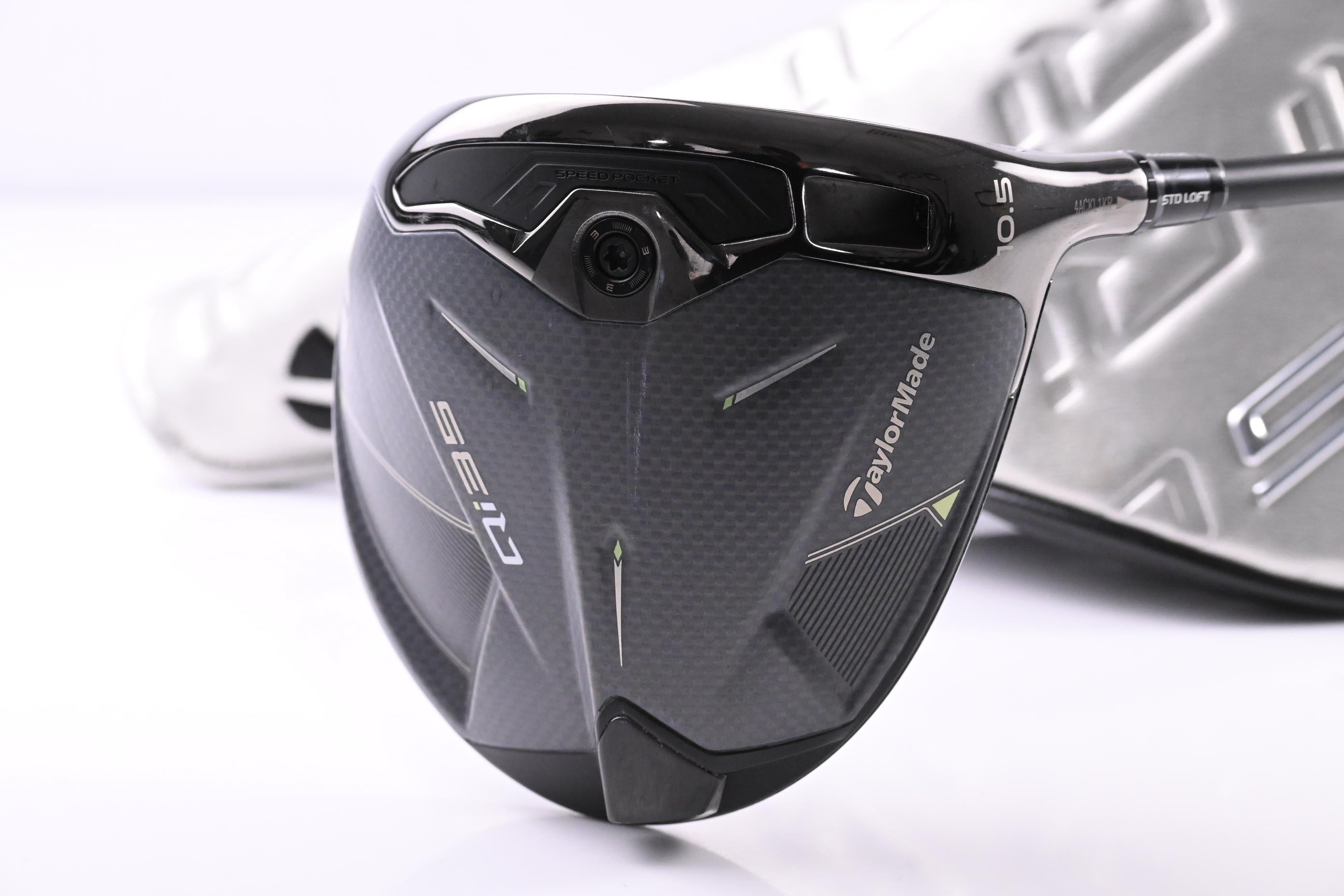 Taylormade Qi35 Driver / 10.5 Degree / Regular Flex Fujikura Ventus Blue 5 Shaft