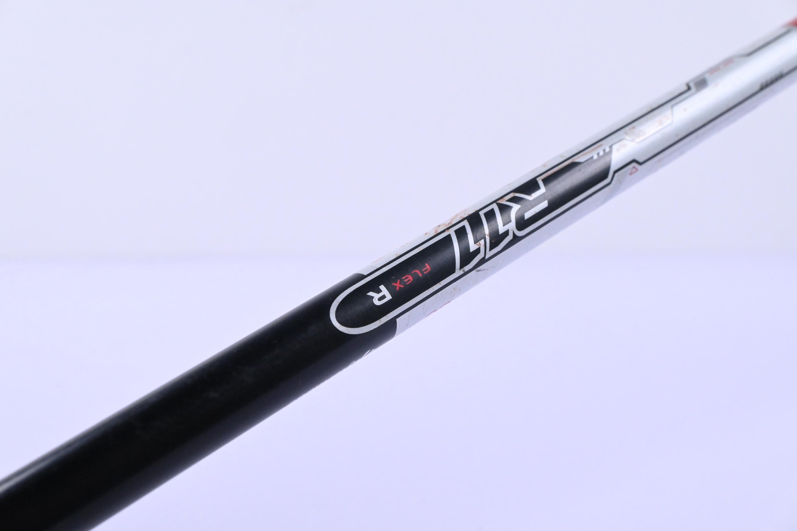 Taylormade R11 Driver / 9 Degree / Regular Flex Fujikura Blur R11 60 Shaft