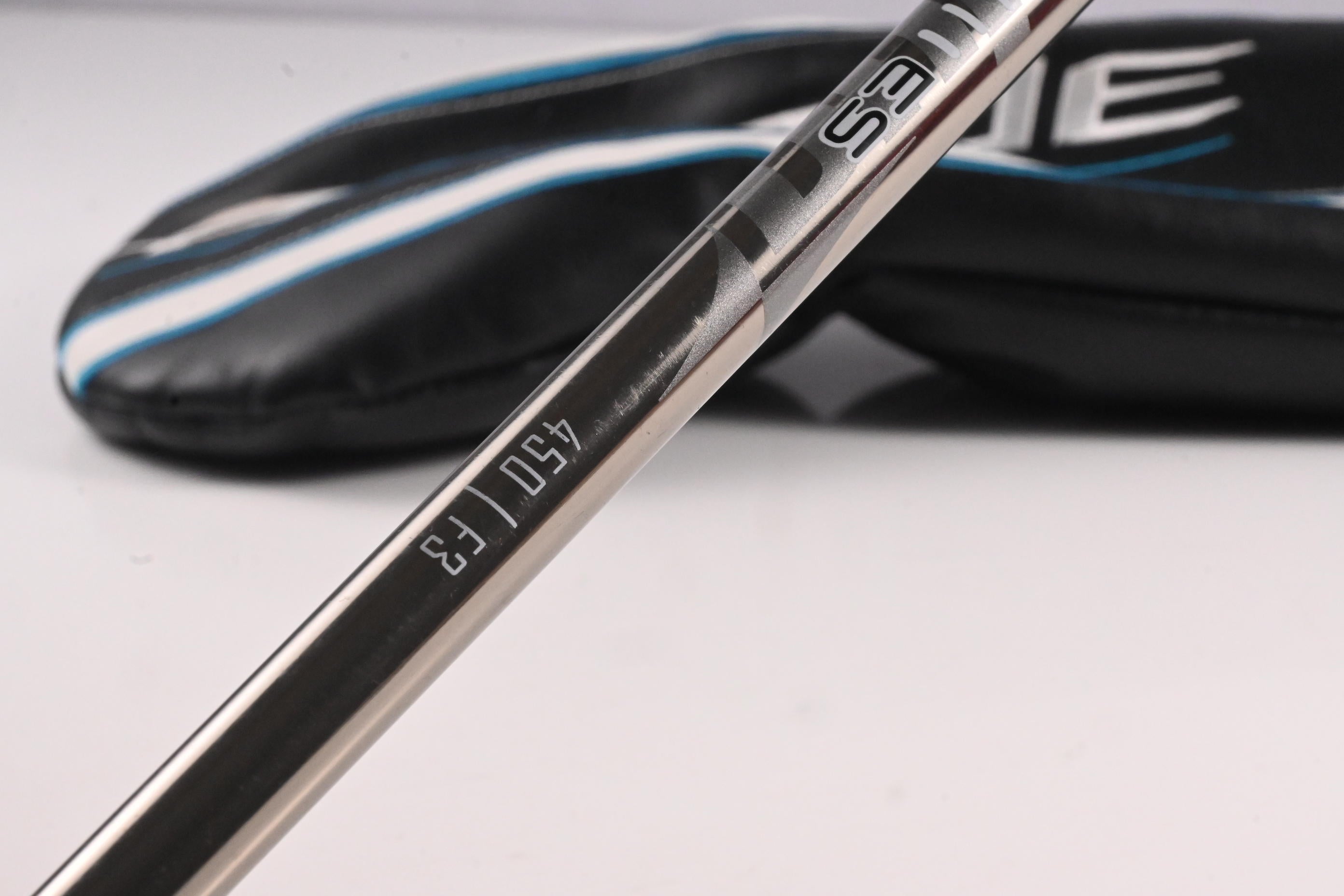 Callaway Rogue Driver / 13.5 Degree / Regular Flex UST Recoil 450 Shaft