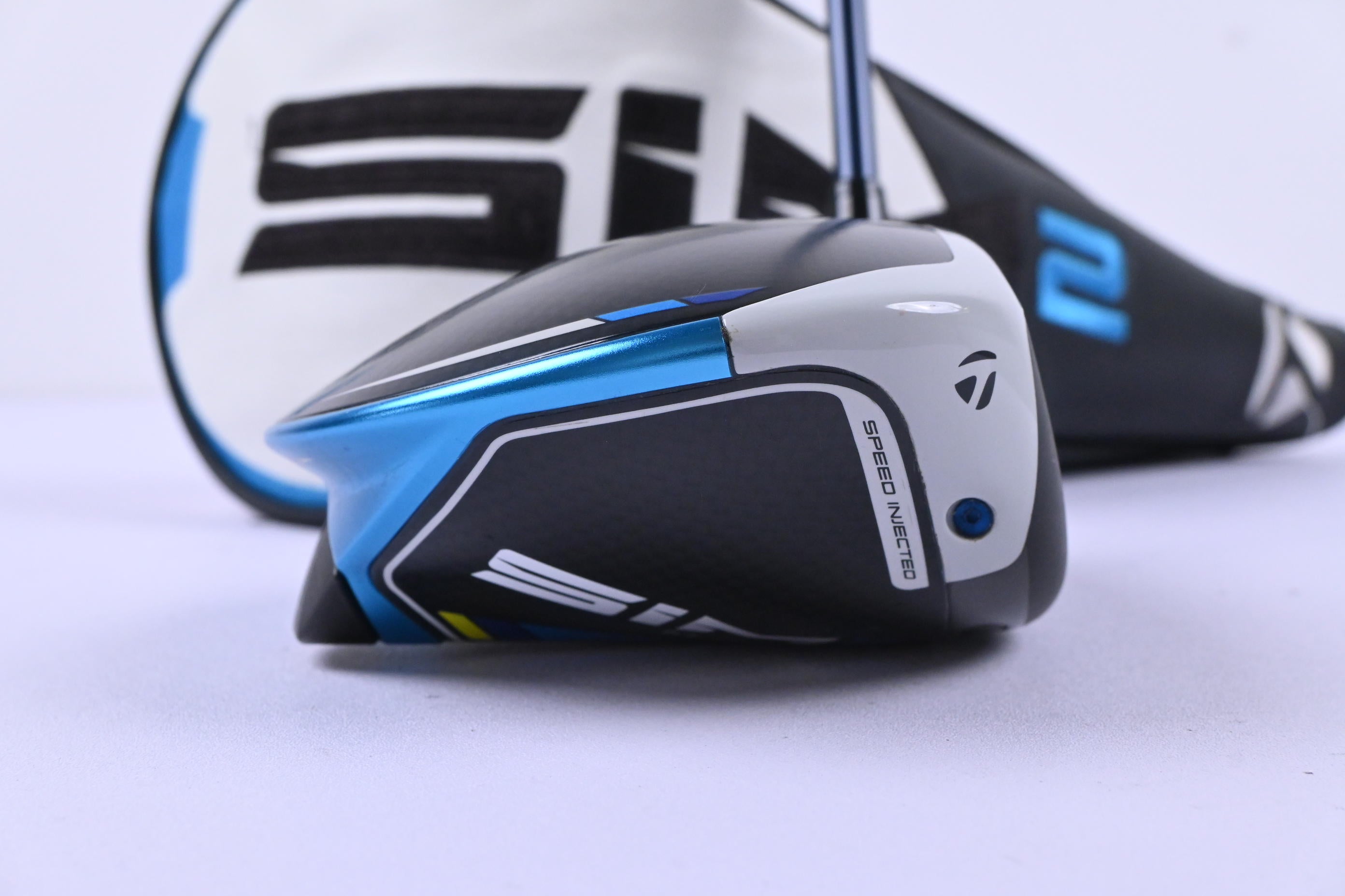 Taylormade SIM2 Driver / 10.5 Degree / Regular Flex Fujikura Ventus Blue 5 Shaft