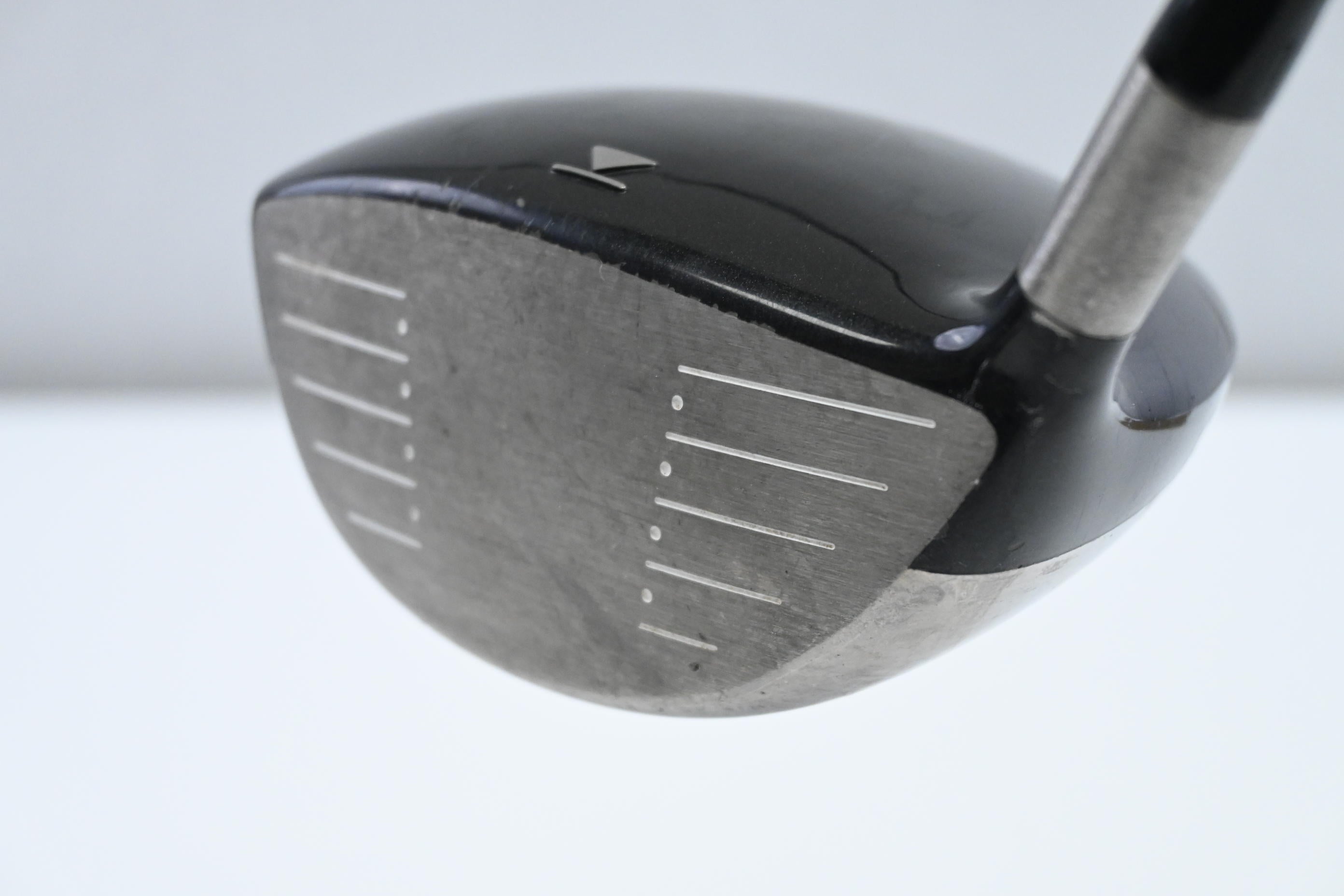 Titleist 909 D Comp Driver / 9.5 Degree / Stiff Flex Matrix Ozik Xcon 6 Shaft