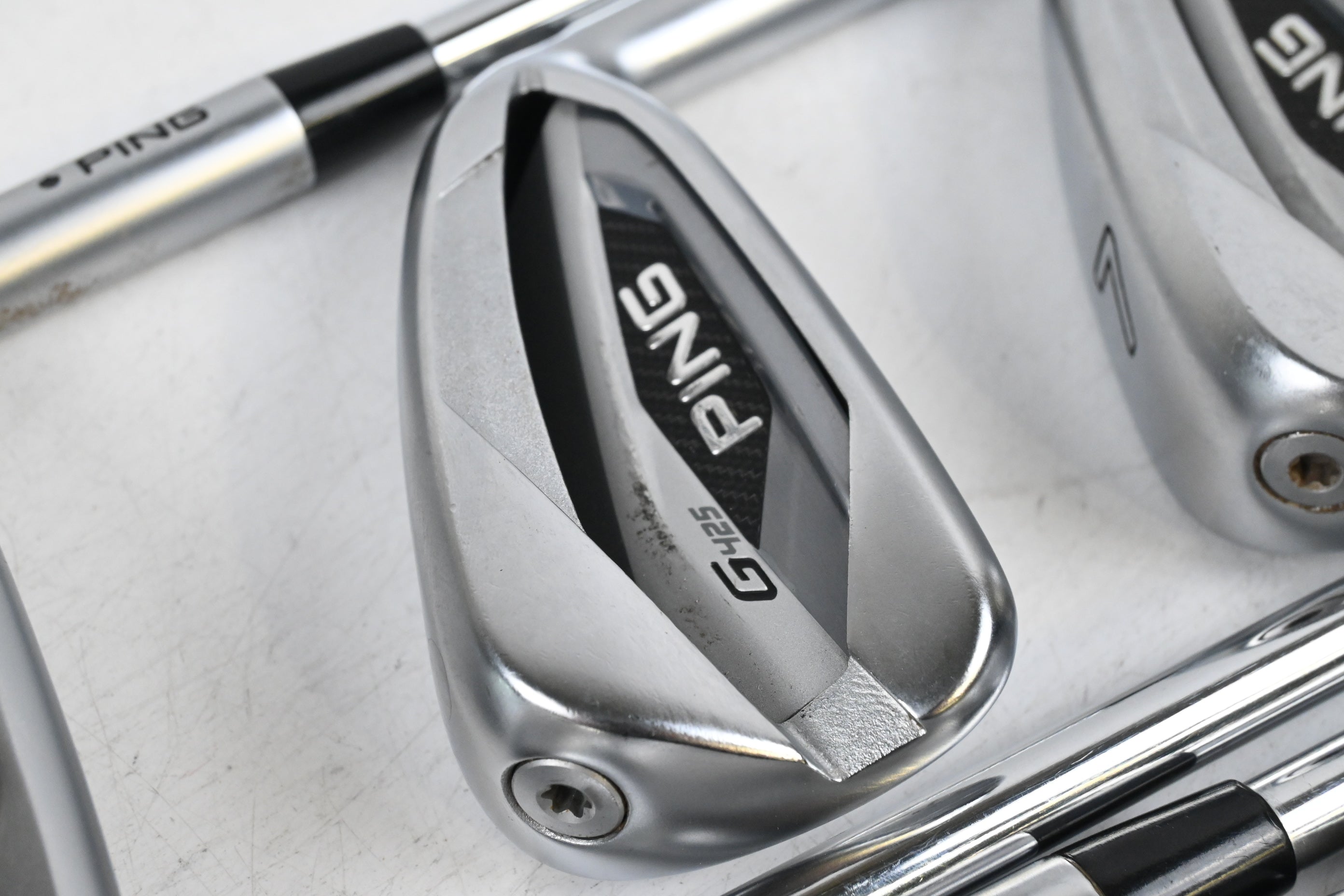 Ping G425 Irons / 5-PW+SW / Black Dot / Regular Flex Ping AWT 2.0 Shafts