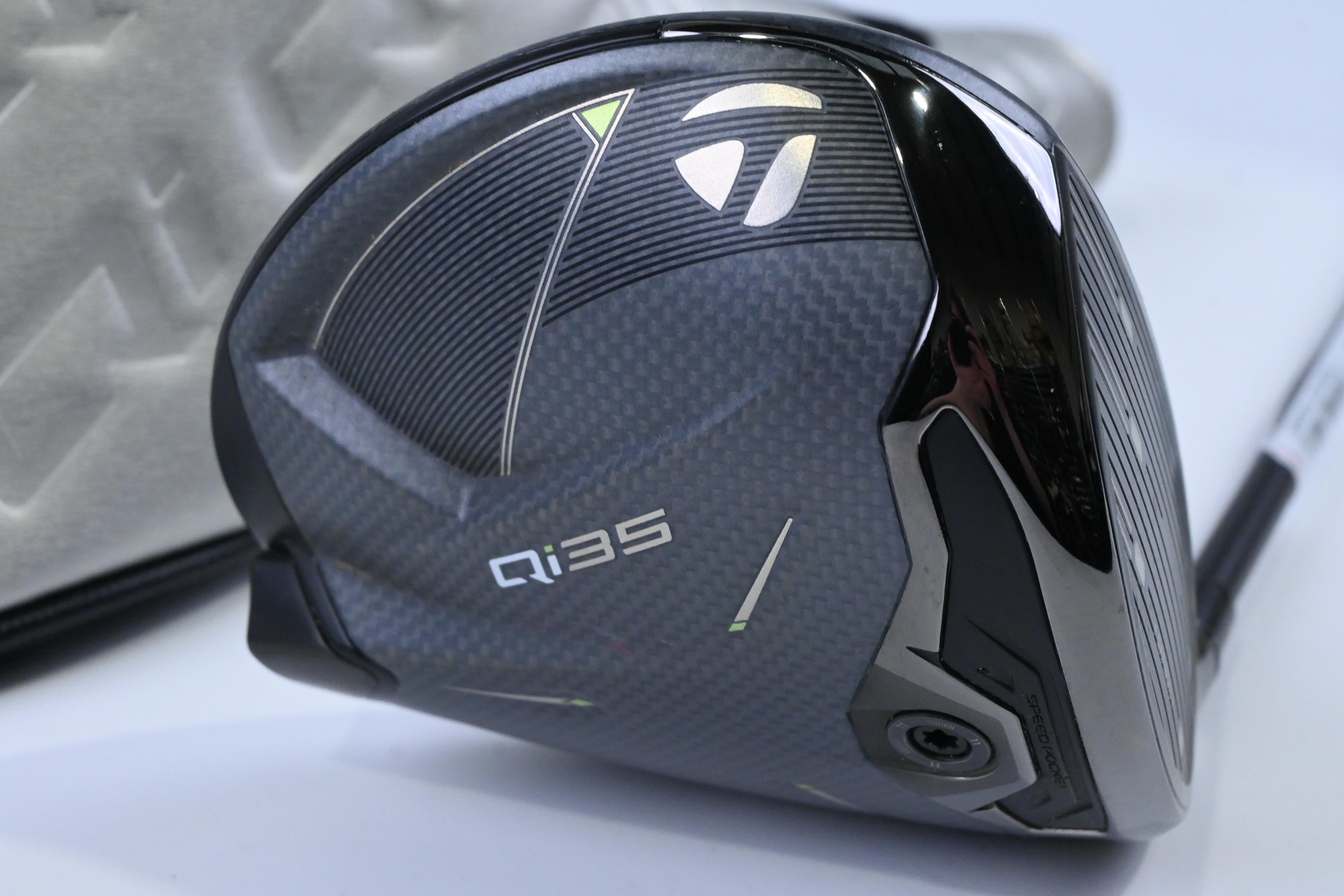 Taylormade Qi35 Driver / 9 Degree / Stiff Flex Helium Nanocore 5 Shaft