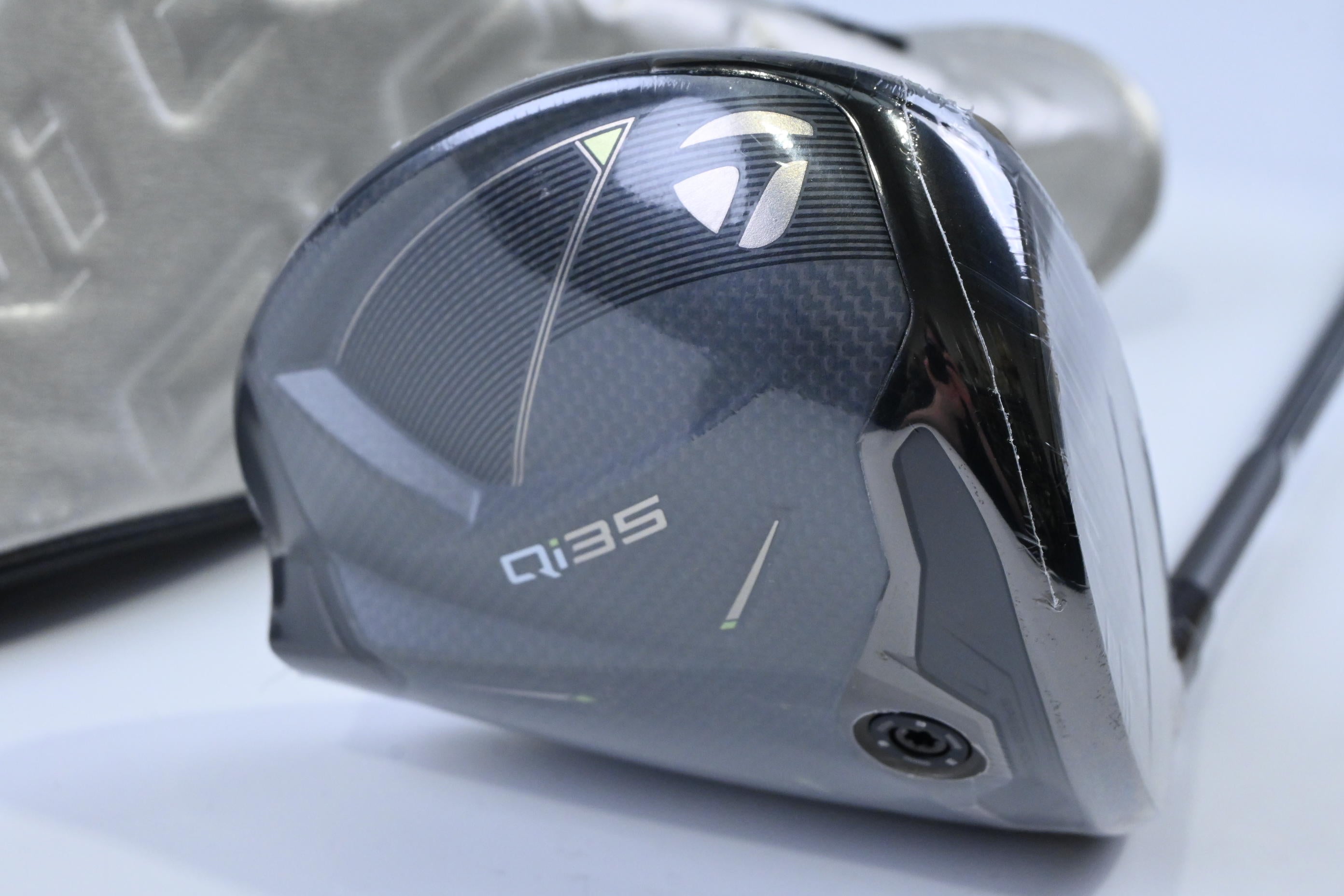Taylormade Qi35 Driver / 10.5 Degree / Regular Flex Fujikura Air Speeder 50