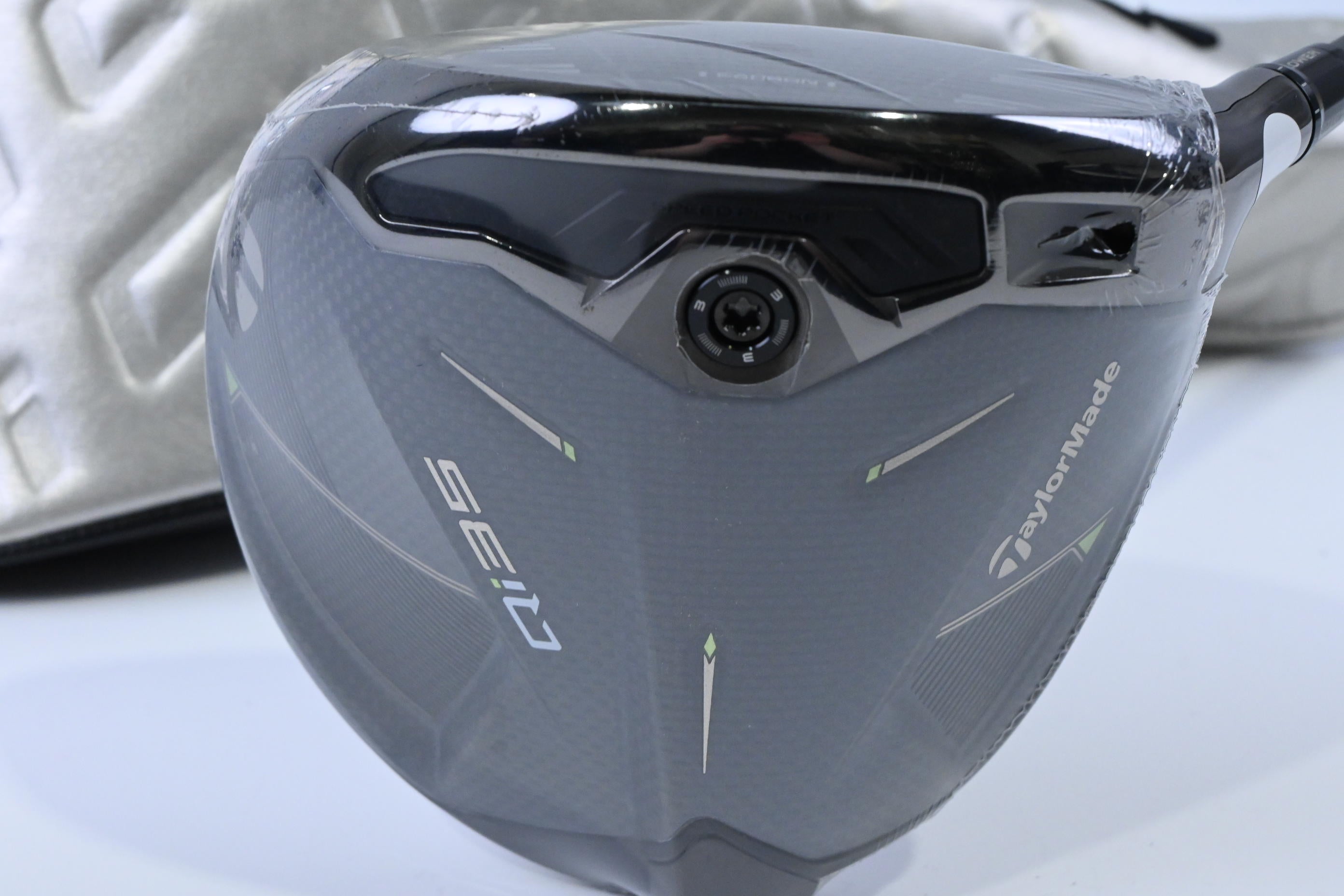 Taylormade Qi35 Driver / 10.5 Degree / Regular Flex Fujikura Air Speeder 50