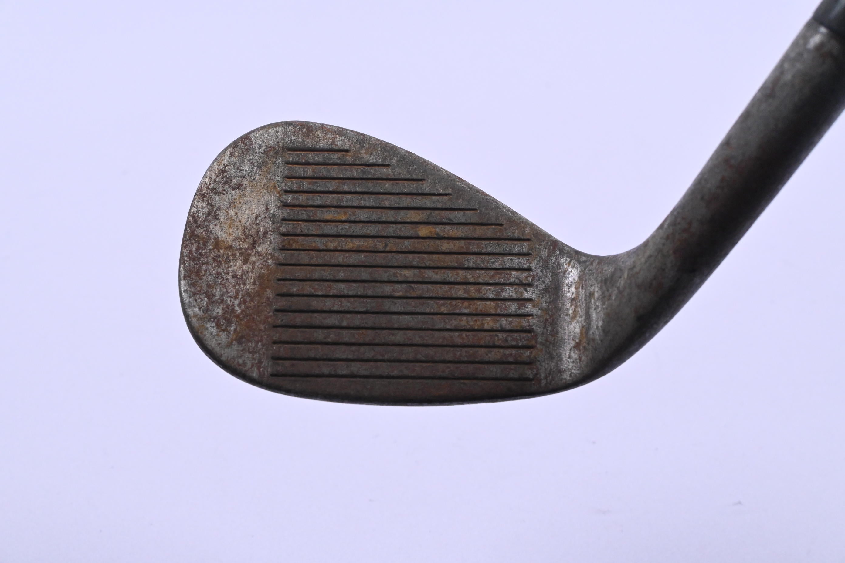 Cleveland 588 Tour Action Gap Wedge / 53 Degree / Wedge Flex Dynamic Gold Shaft
