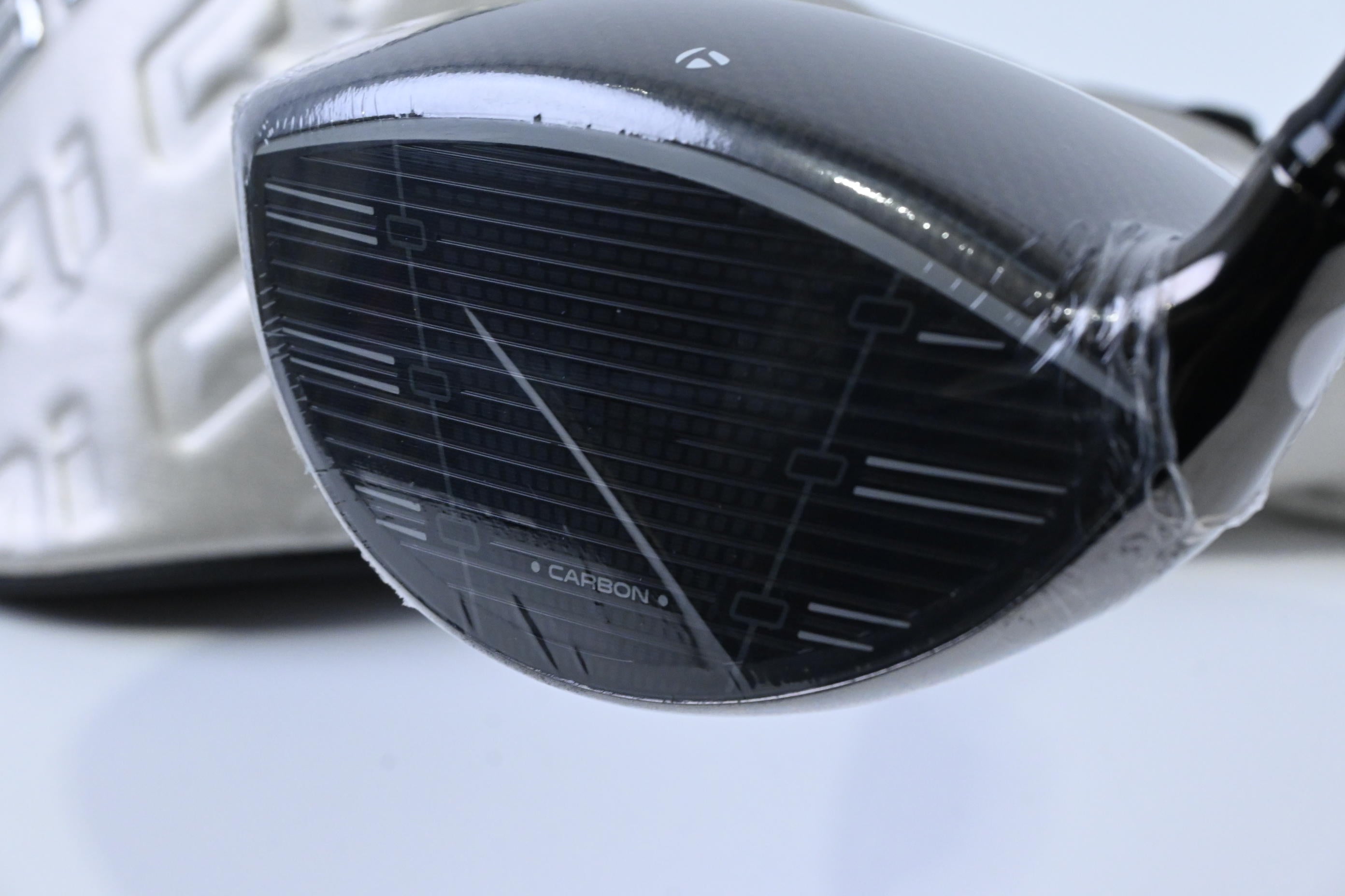 Taylormade Qi35 Driver / 10.5 Degree / Regular Flex Fujikura Air Speeder 50