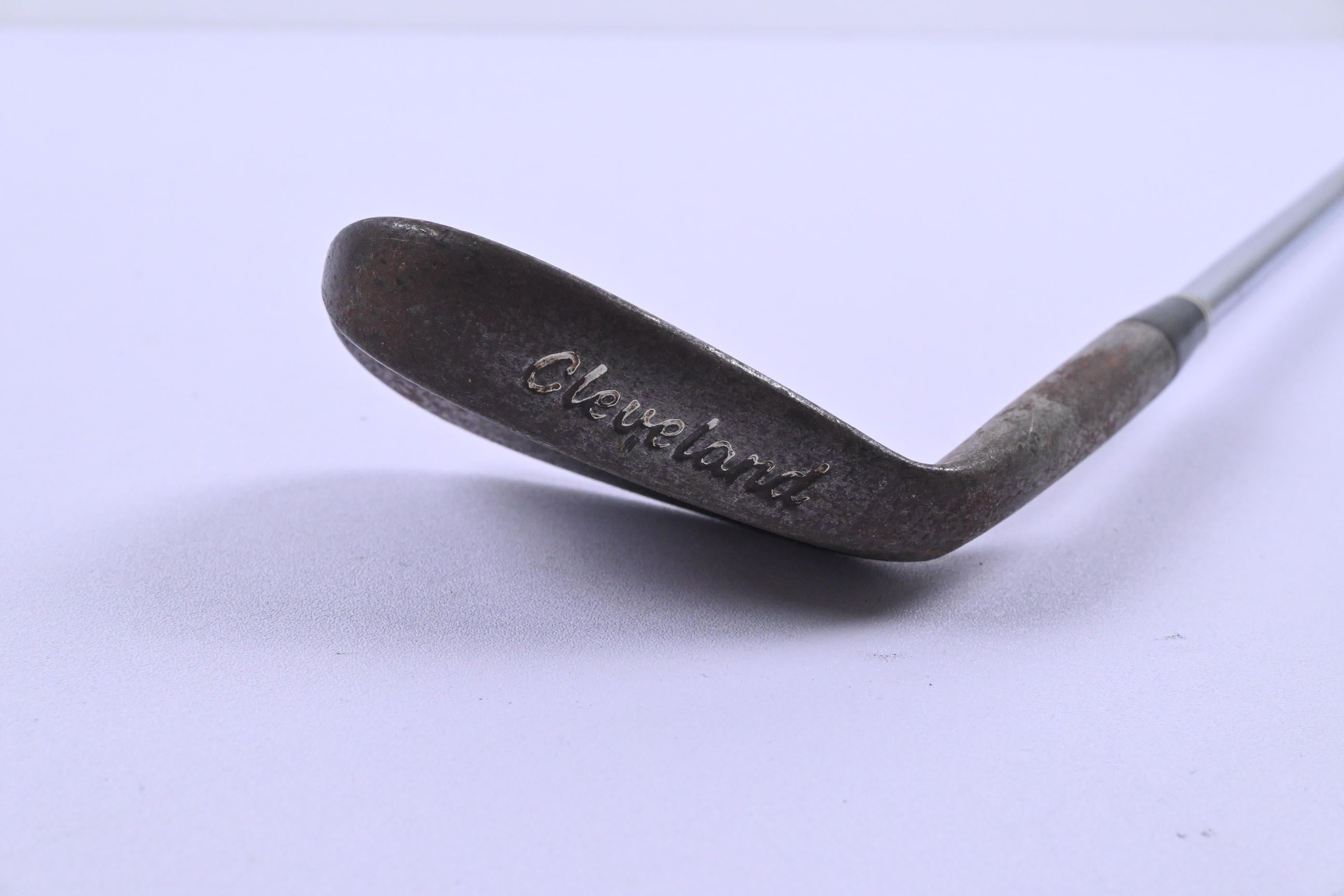 Cleveland 588 Tour Action Gap Wedge / 53 Degree / Wedge Flex Dynamic Gold Shaft