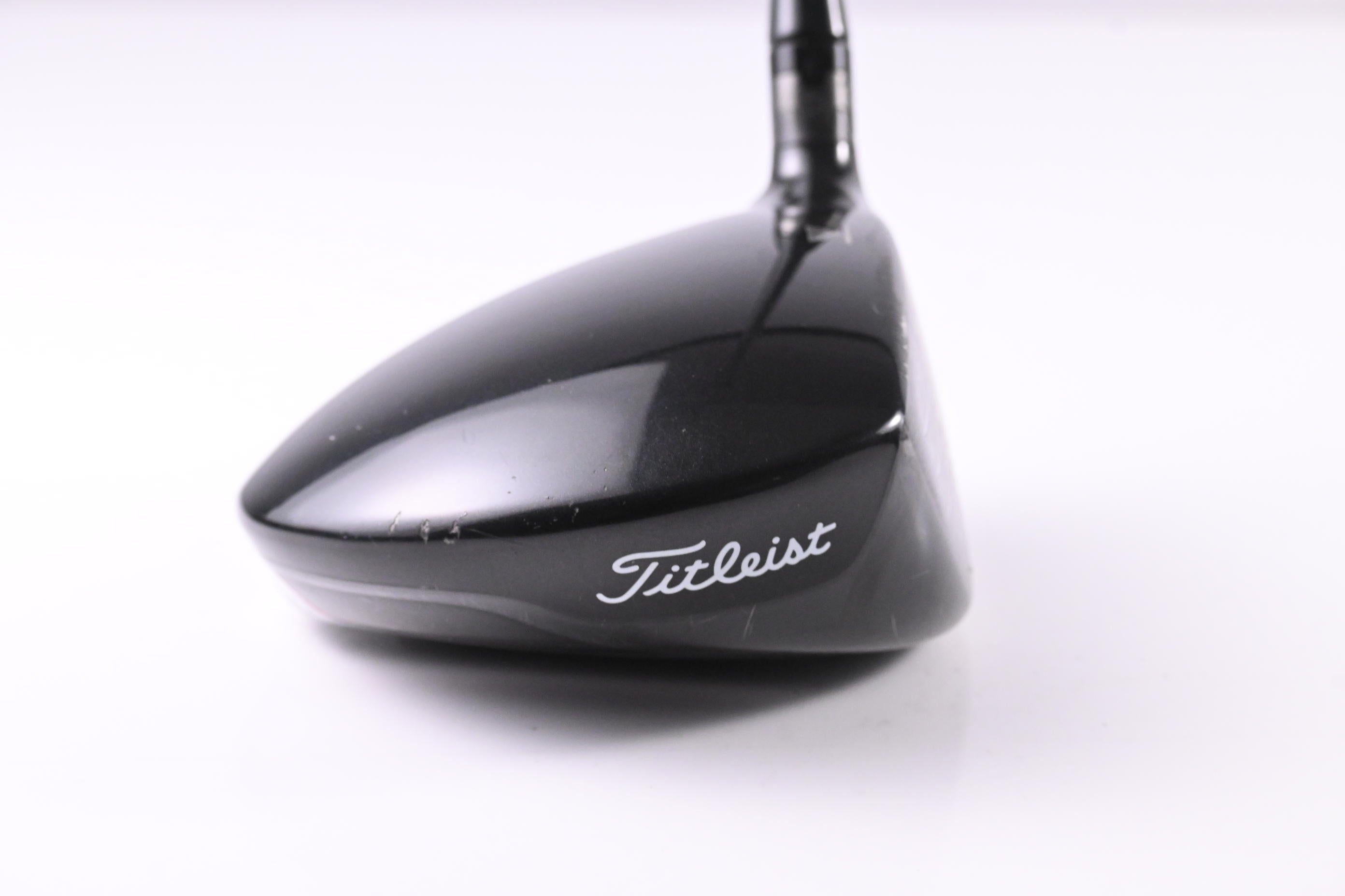 Titleist 913 D3 Driver / 10.5 Degree / Stiff Flex Diamana 'ahina 72 Shaft