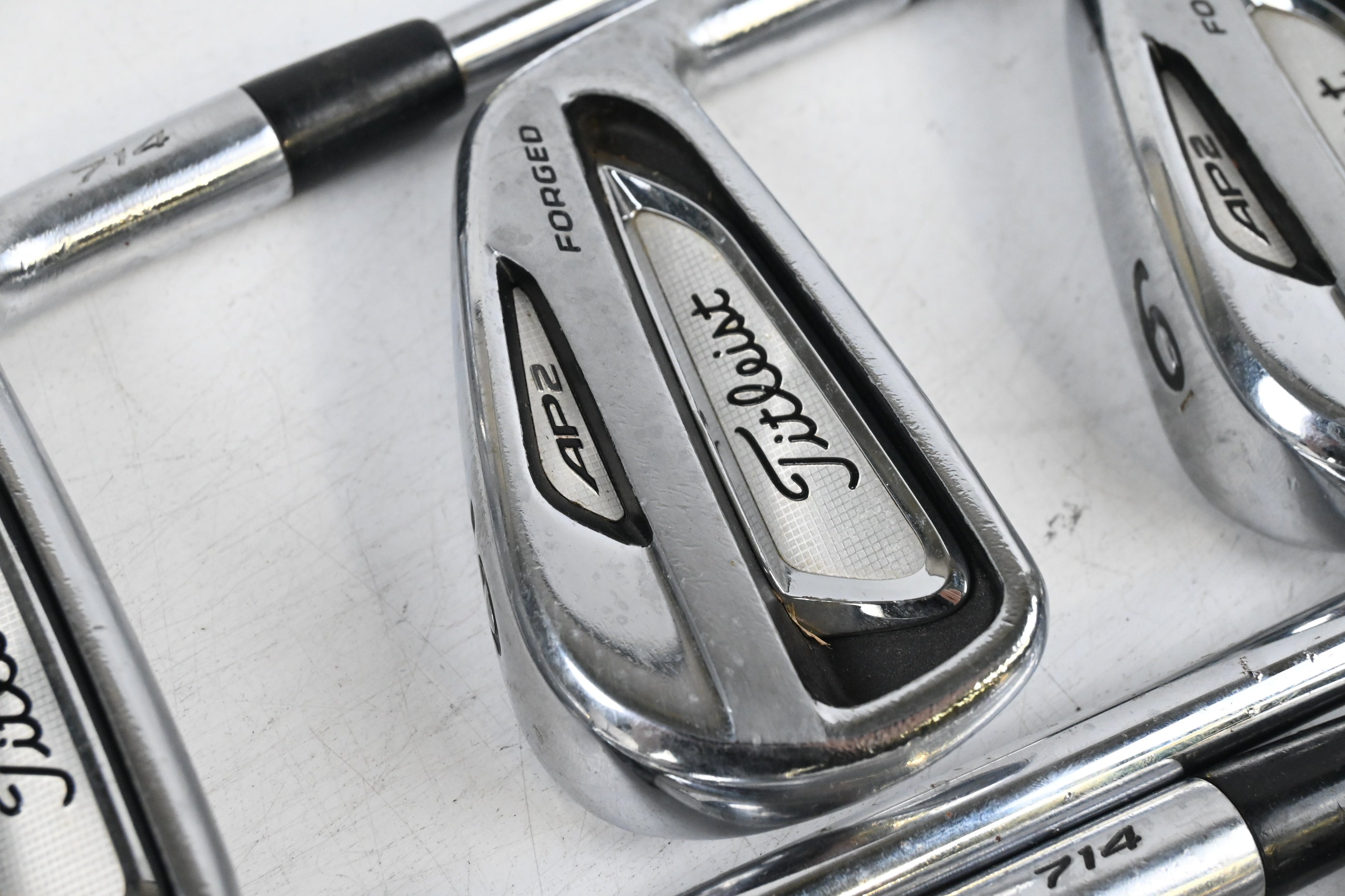 Titleist 714 AP2 Irons / 4-9i / Stiff Flex Dynamic Gold S300 Shafts