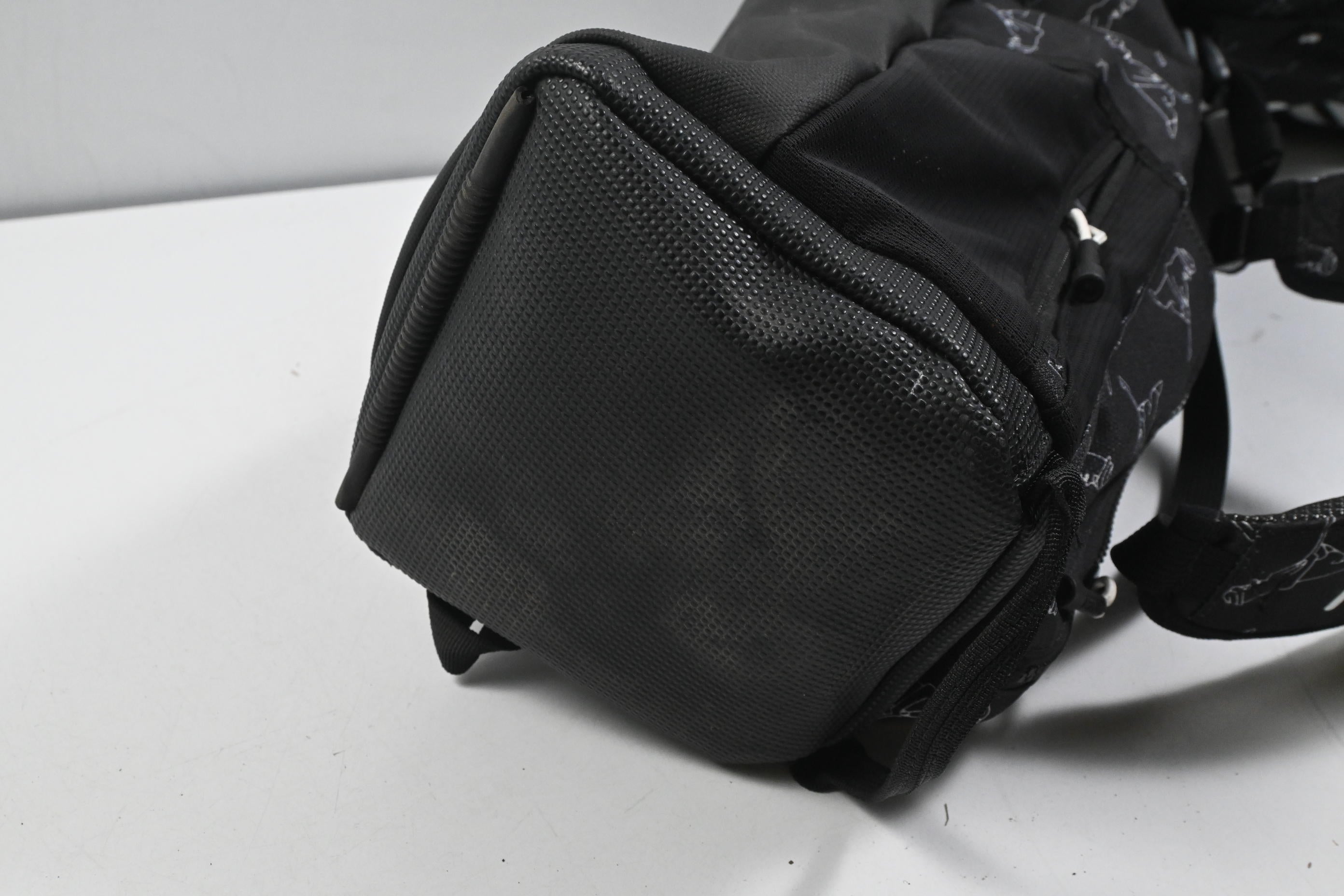 Ping Moonlite Pencil Bag / 4-Way Divider / Black & White