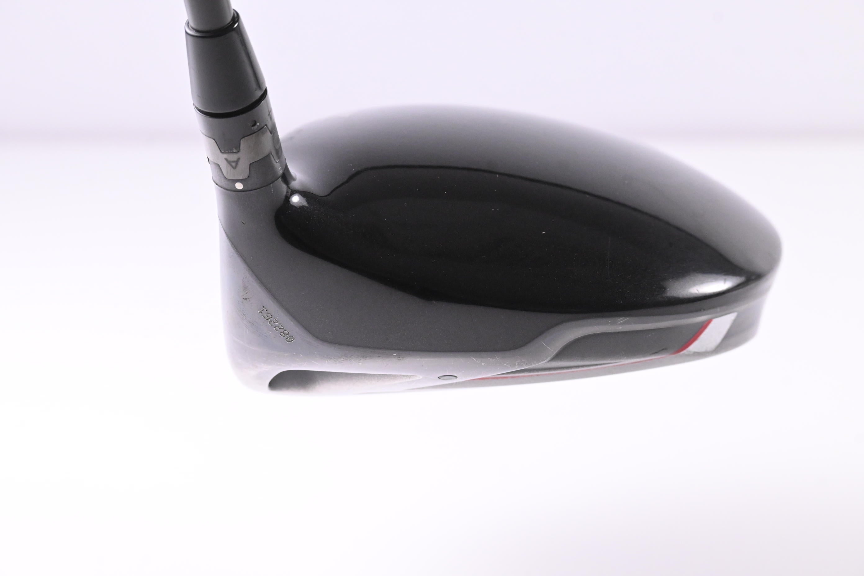 Titleist 913 D3 Driver / 10.5 Degree / Stiff Flex Diamana 'ahina 72 Shaft