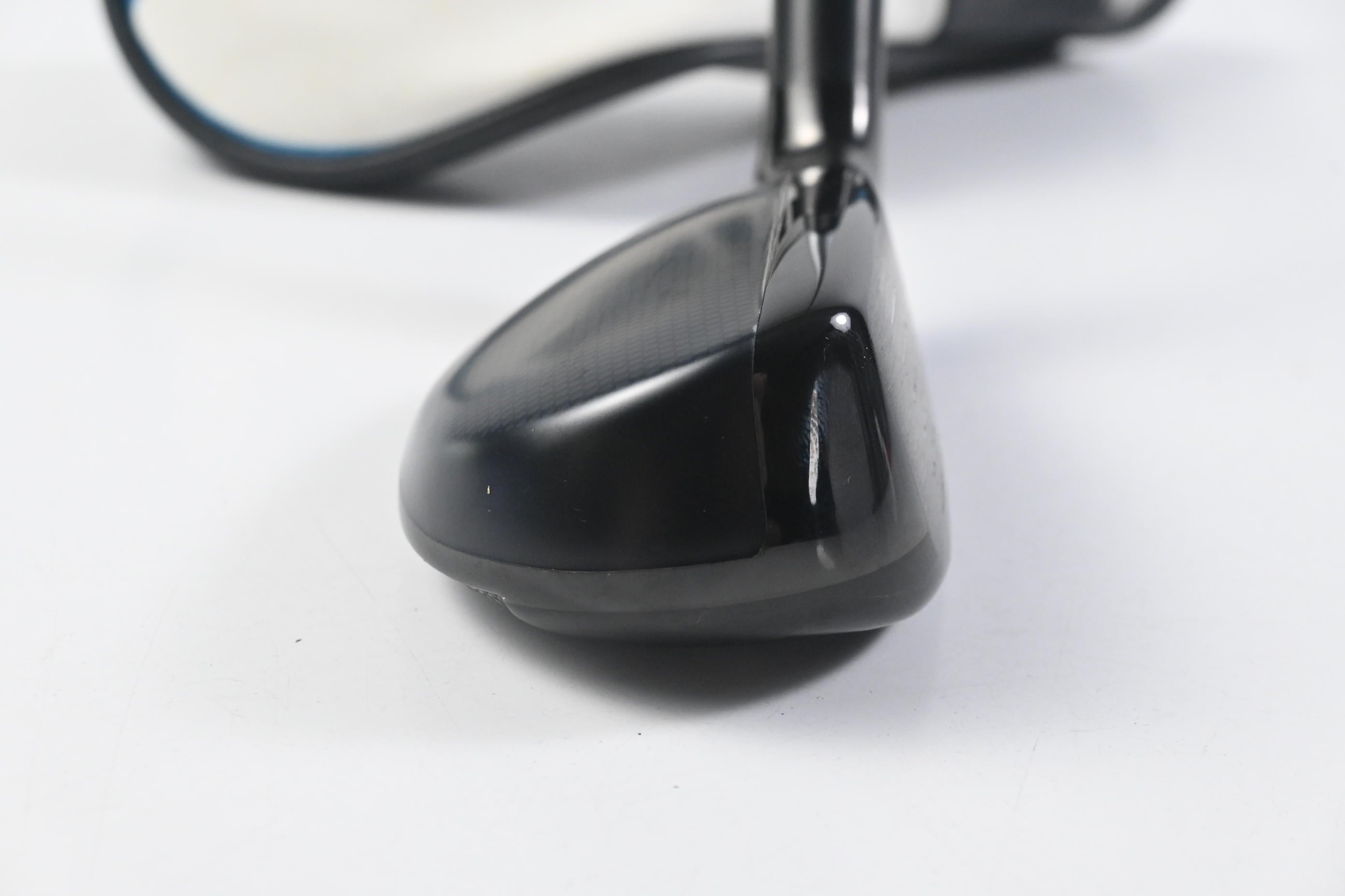 Taylormade SIM2 #2 Hybrid / 17 Degree / Stiff Flex Diamana Thump 90 Shaft