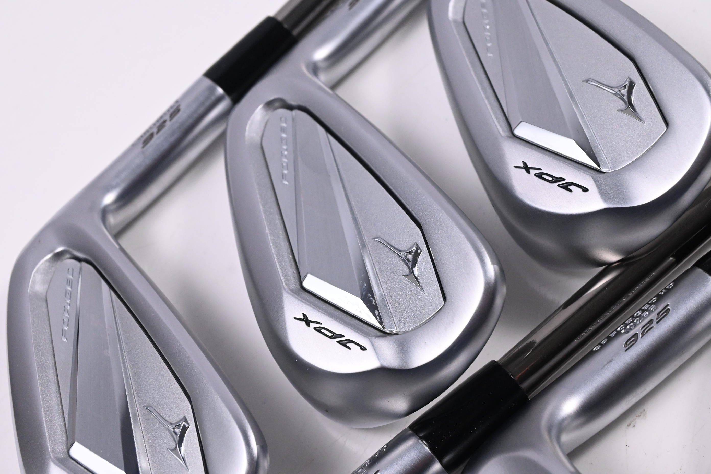 Mizuno JPX 925 Forged Irons / 6-PW+GW / Regular Flex UST Recoil ES 780 Shafts