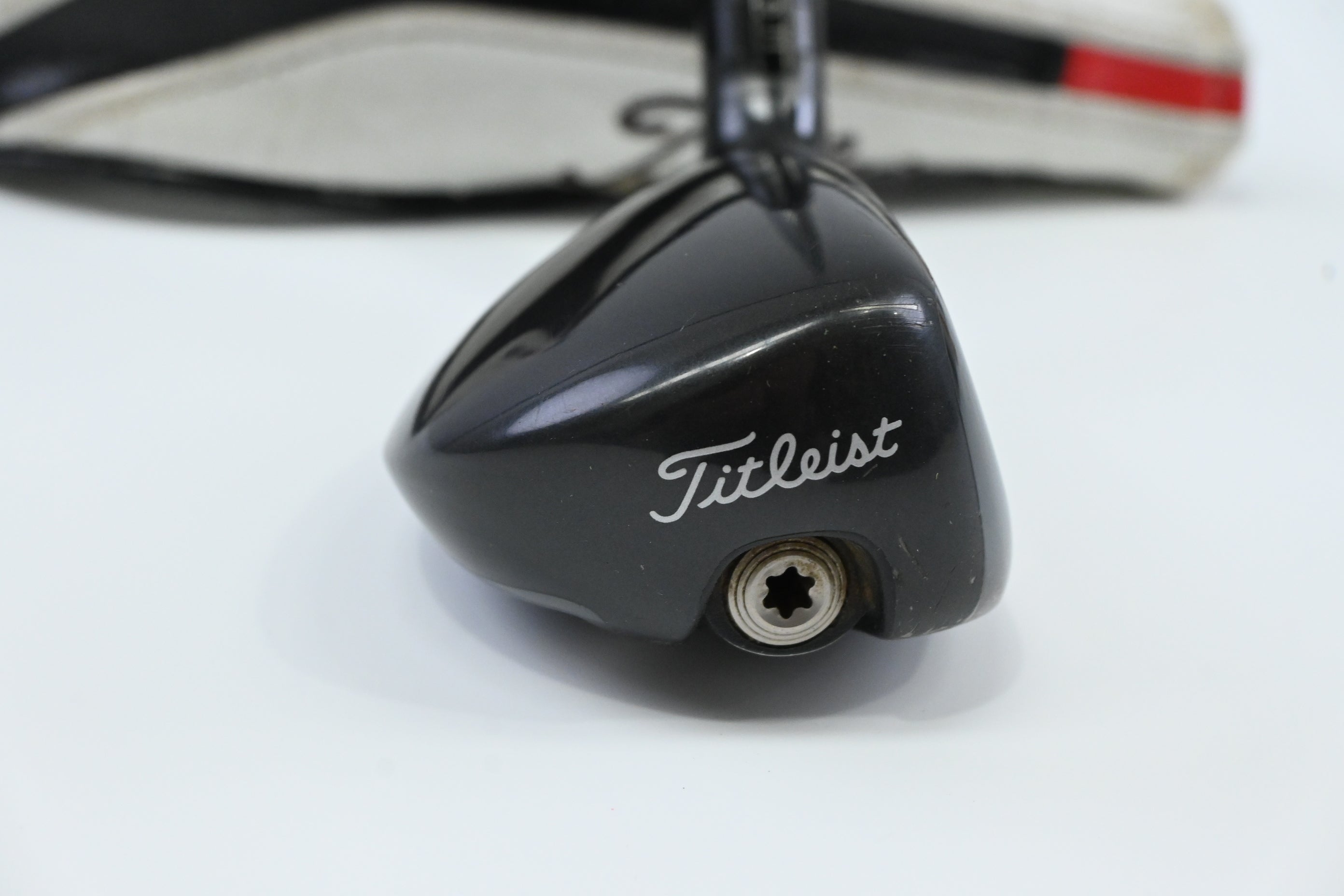 Titleist 818 H2 #3 Hybrid / 19 Degree / Stiff Flex Aldila Rogue M.AX 85 Shaft