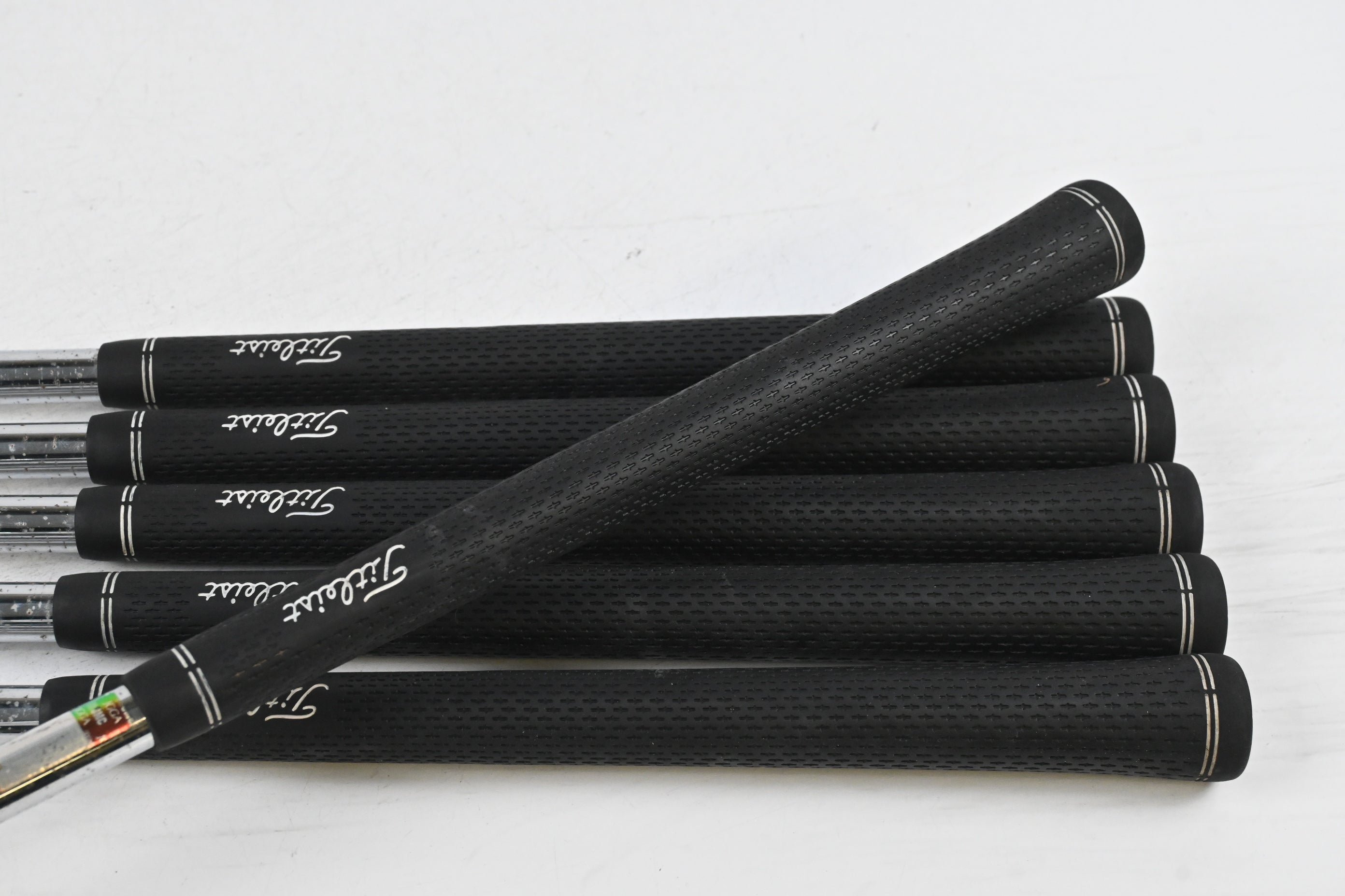 Titleist 714 AP2 Irons / 4-9i / Stiff Flex Dynamic Gold S300 Shafts
