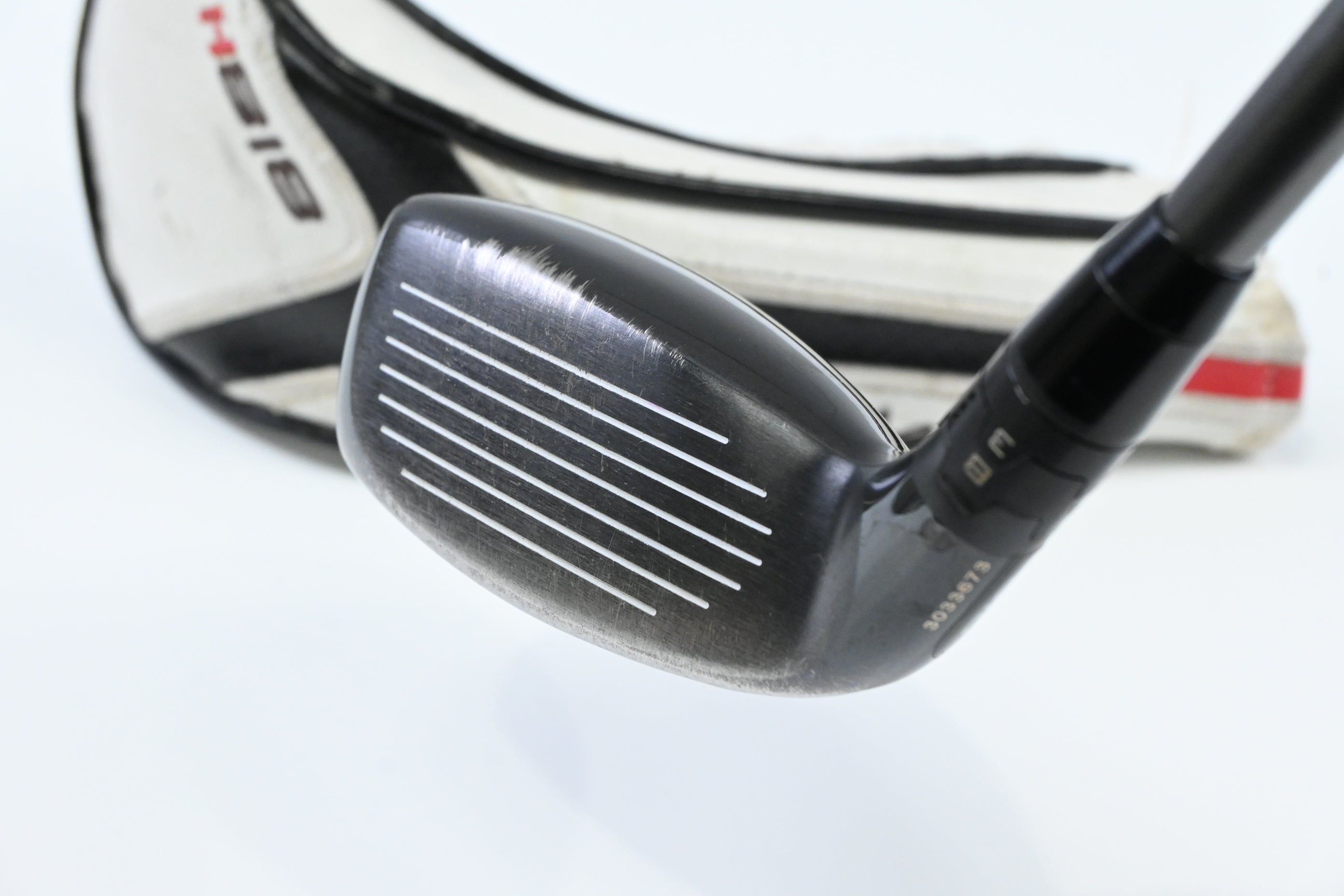 Titleist 818 H2 #3 Hybrid / 19 Degree / Stiff Flex Aldila Rogue M.AX 85 Shaft