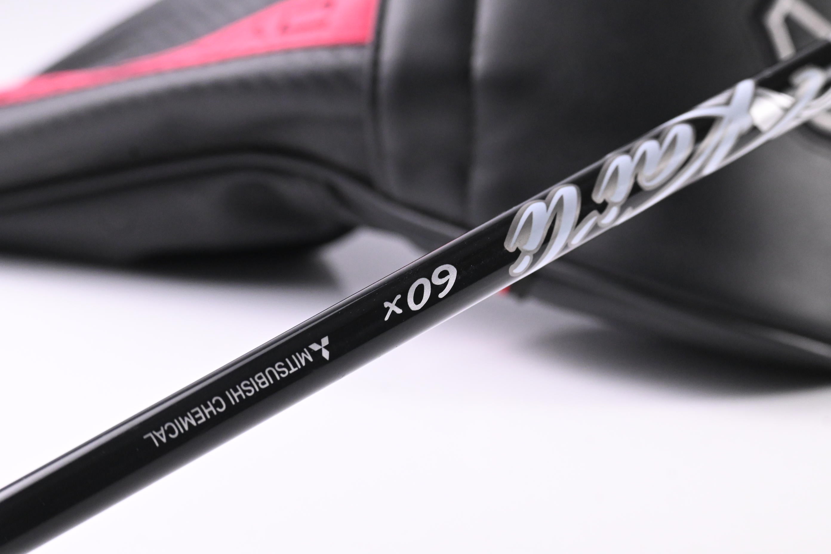Wilson Dynapower Titanium Driver / 8 Degree / X-Flex Kai'li White 60 Shaft