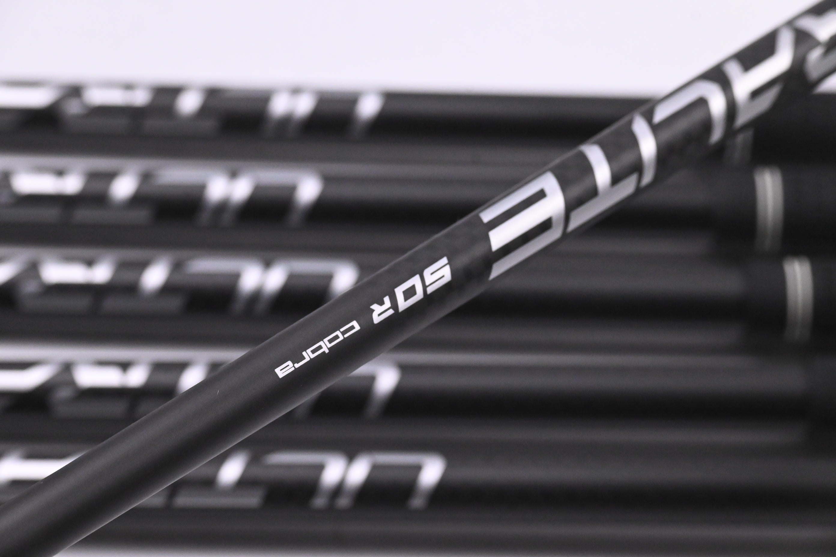 Cobra T-Rail 2023 Irons / 6-PW+SW / Regular Flex Cobra Ultralite 50 Shafts