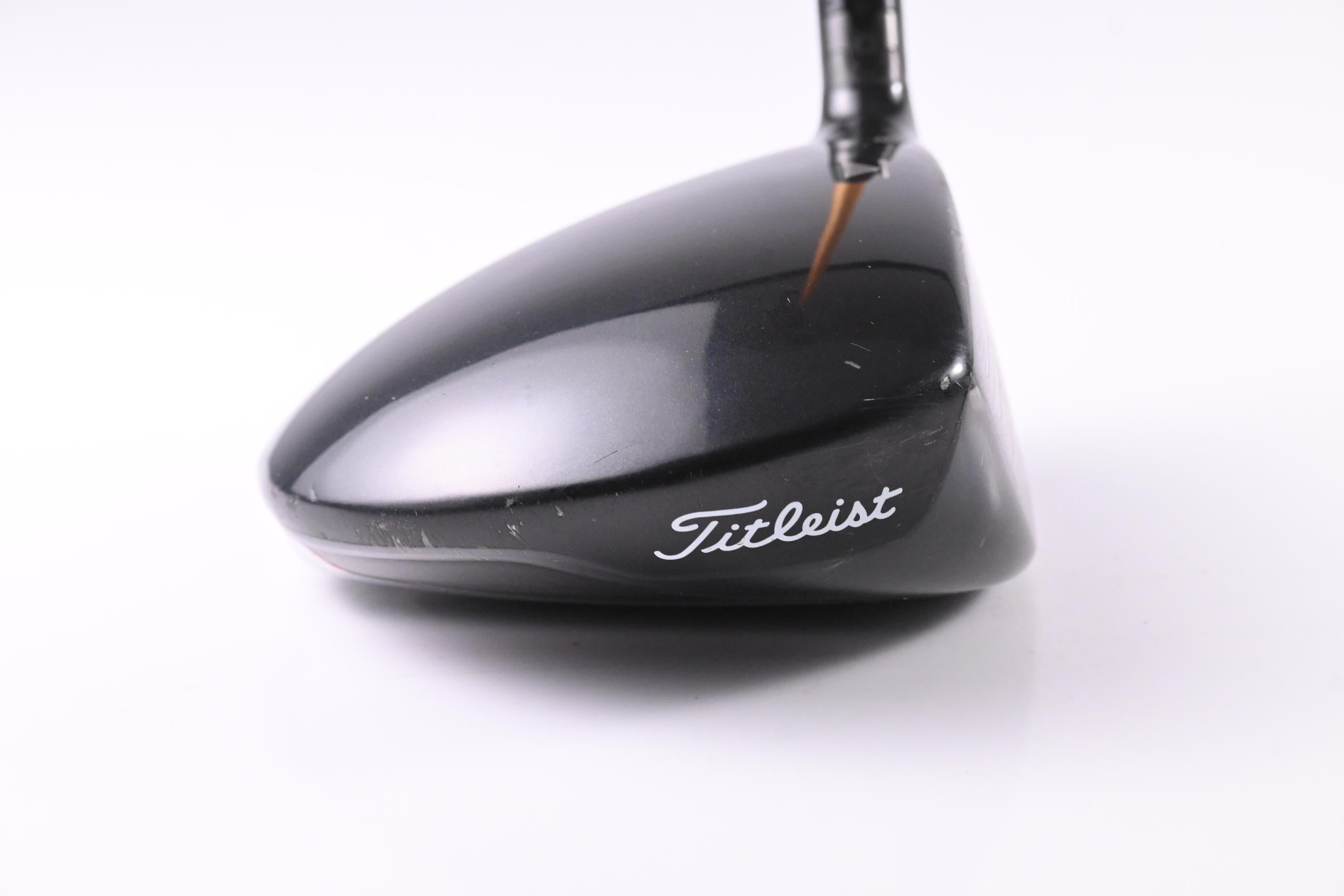 Titleist 913 D2 Driver / 10.5 Degree / Stiff Flex UST Mamiya ProForce V2 66
