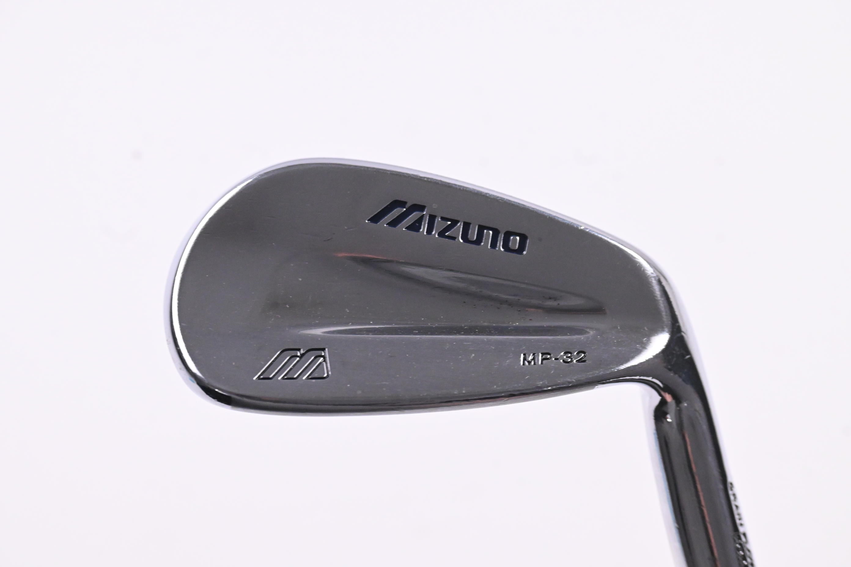 Mizuno MP-32 #8 Iron / Stiff Flex Dynamic Gold S300 Shaft