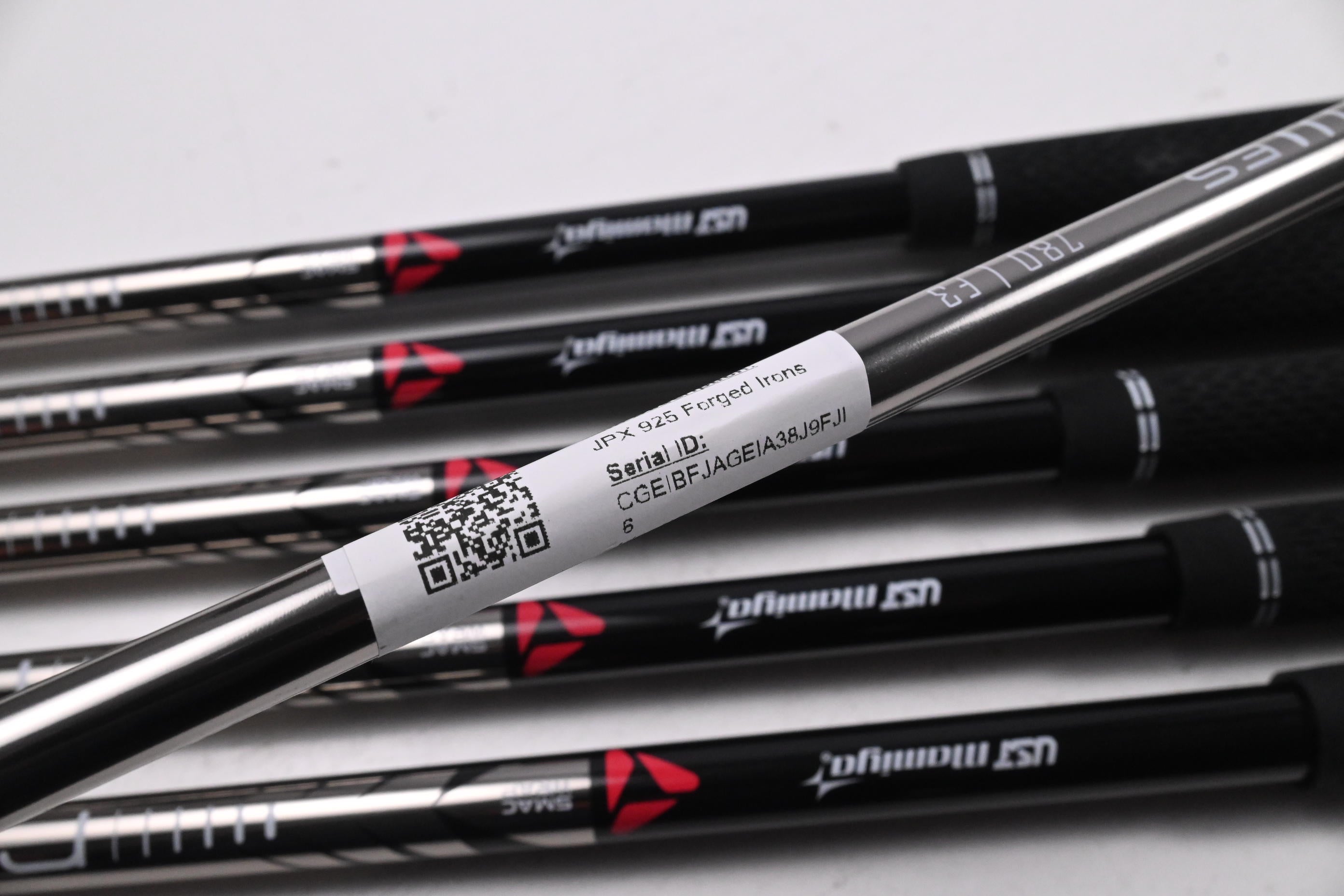 Mizuno JPX 925 Forged Irons / 6-PW+GW / Regular Flex UST Recoil ES 780 Shafts