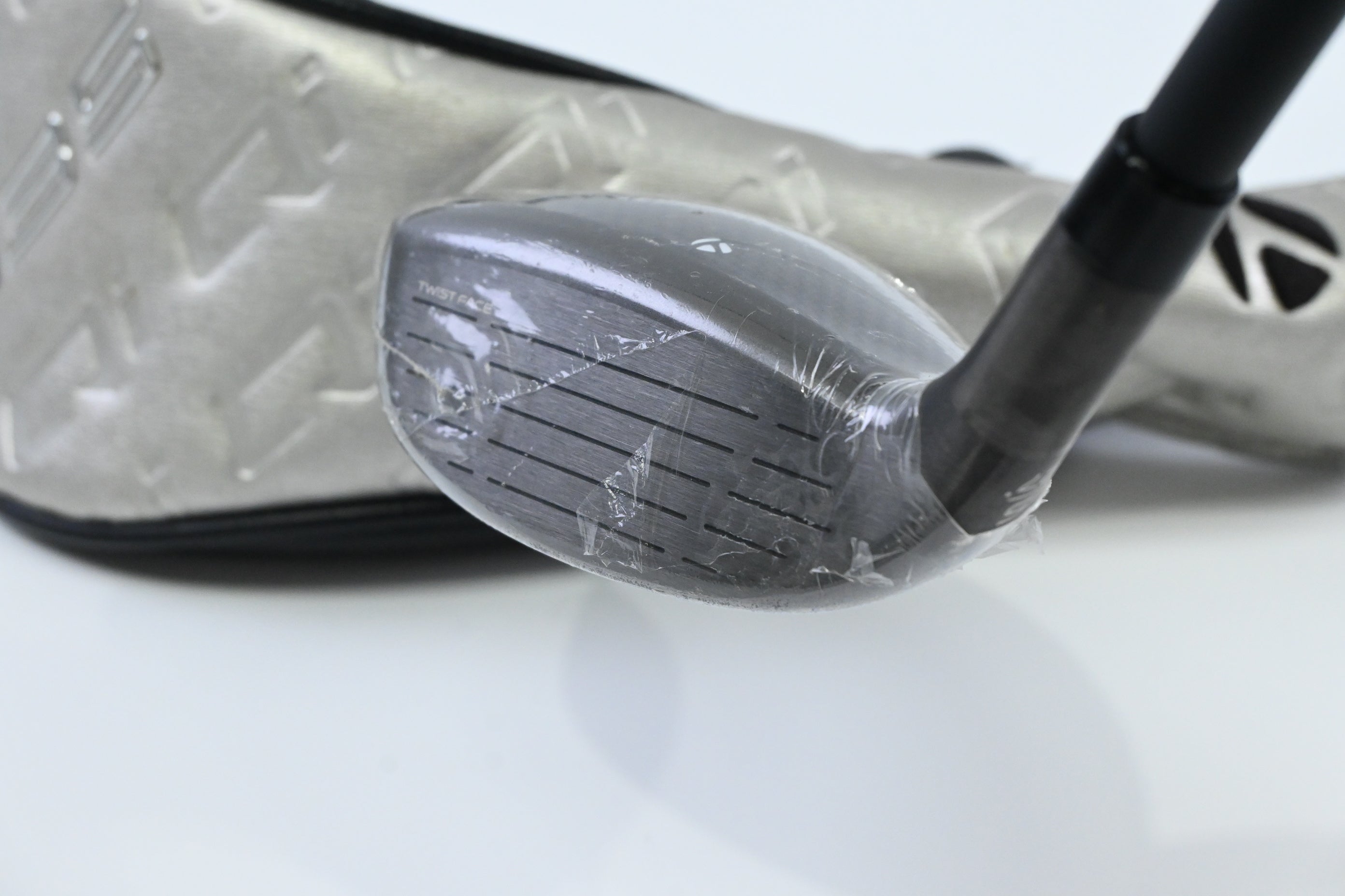 Taylormade Qi35 Max Lite #5 Hybrid / 27 Degree / Regular Flex Vanquish 5 Shaft