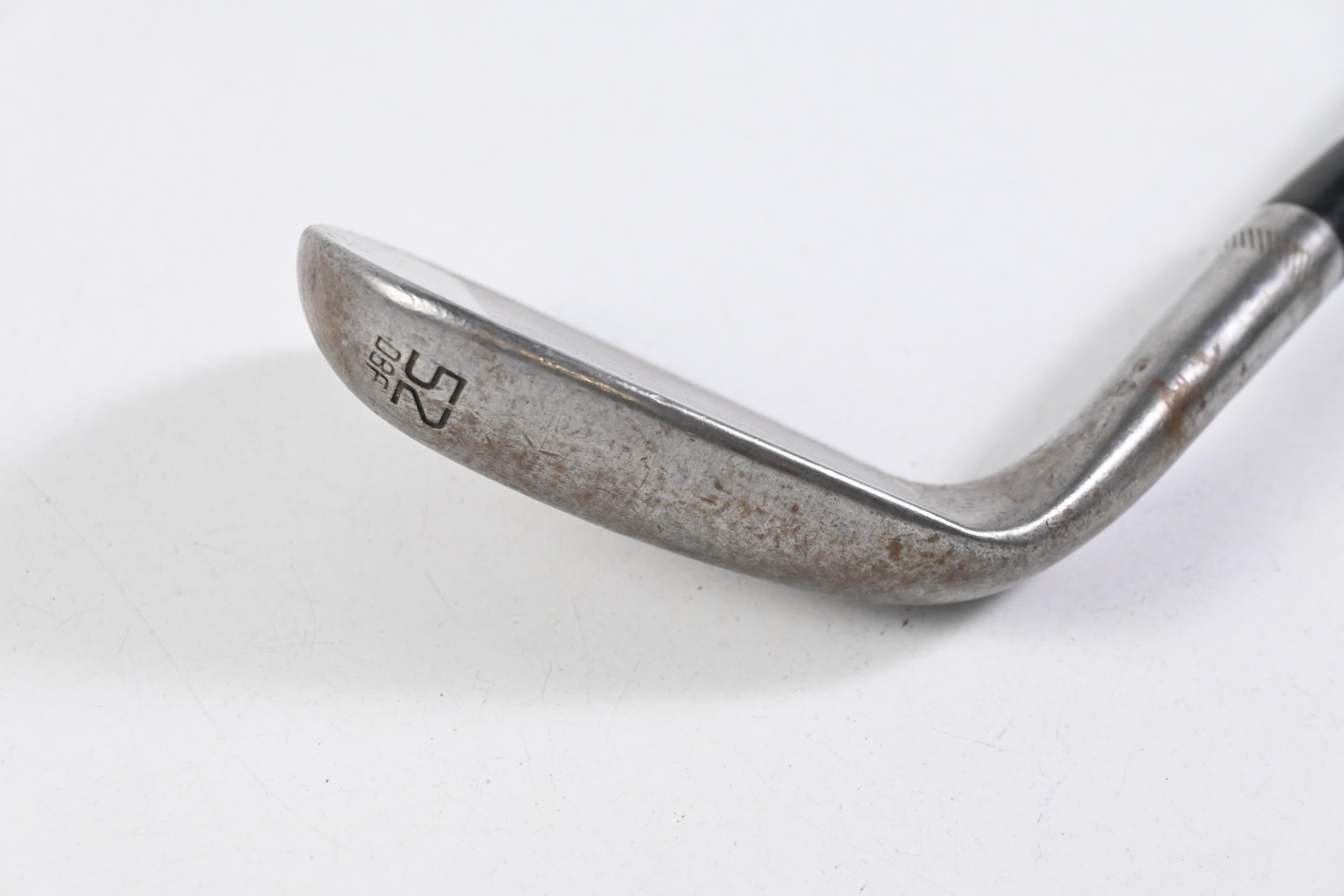 Titleist Vokey SM10 Gap Wedge / 52 Degree / Regular Flex AMT Tour White R300