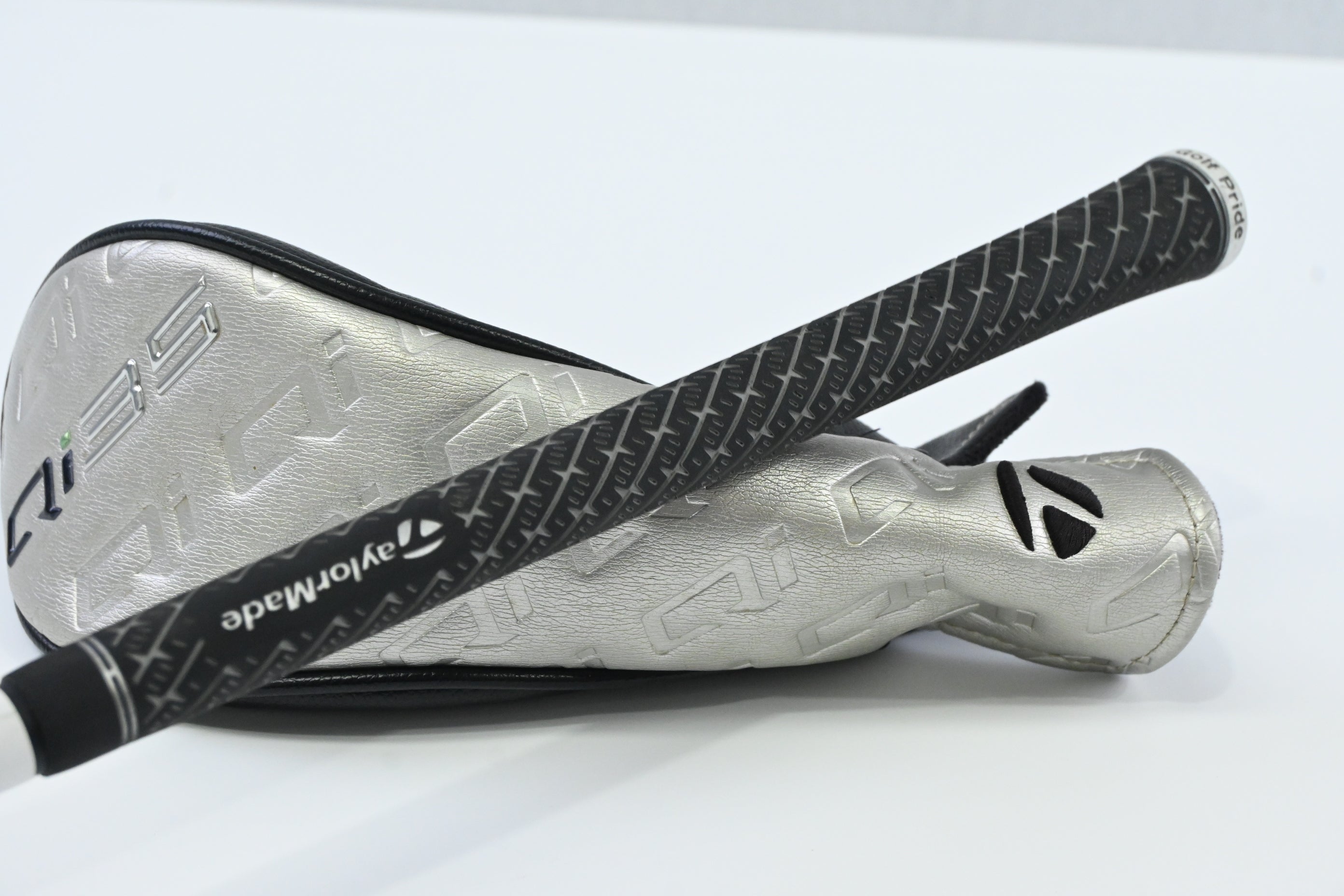 Taylormade Qi35 Max Lite #5 Hybrid / 27 Degree / Regular Flex Vanquish 5 Shaft