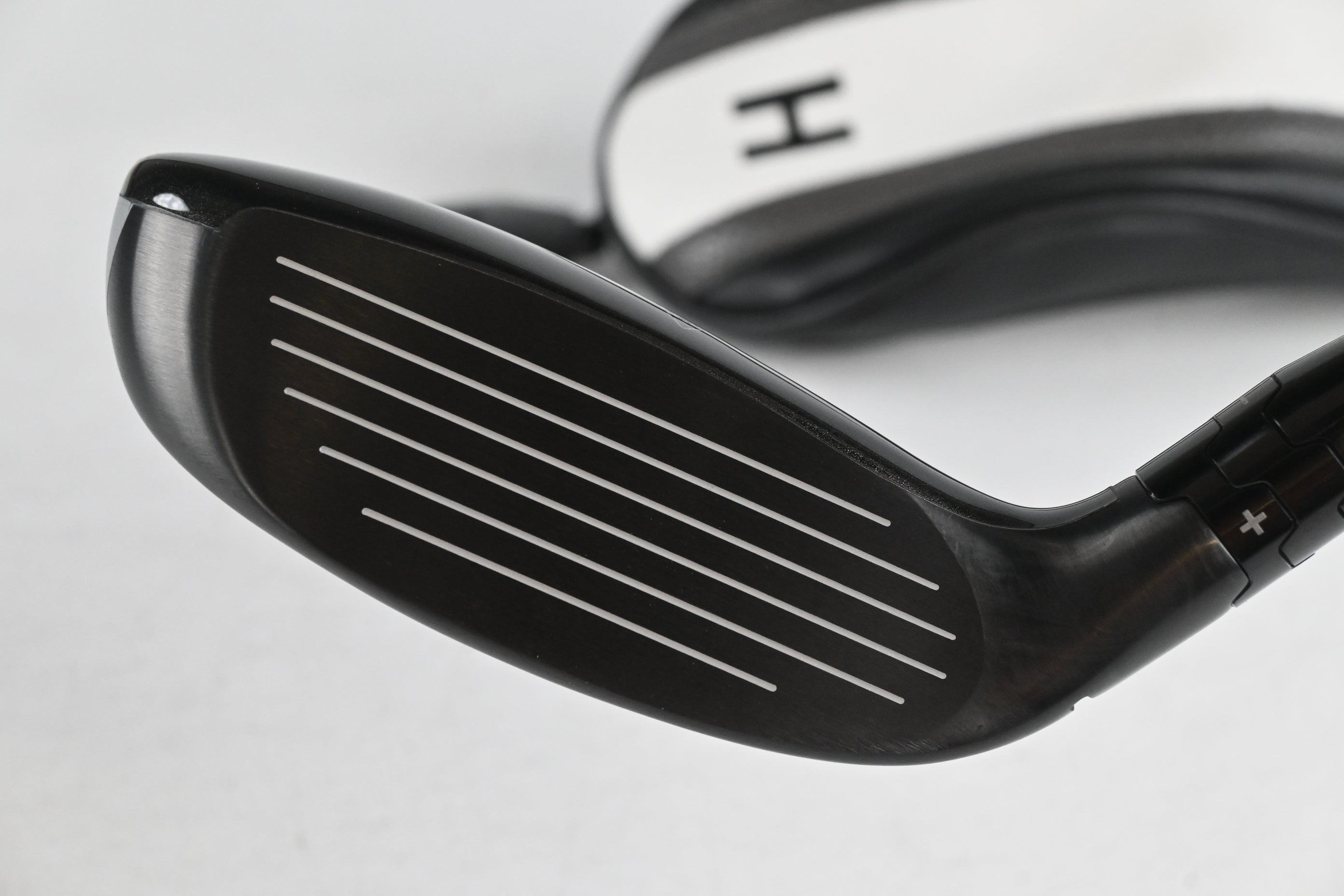 Callaway Quantum Max #4 Hybrid / 21 Degree / Regular Flex Denali Frost Silver 60