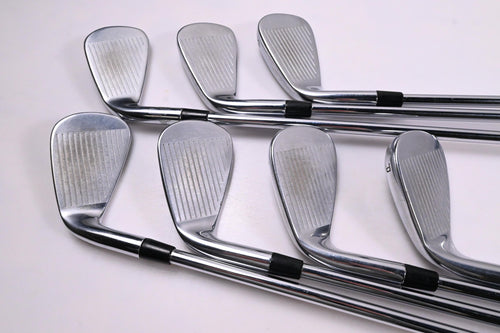 Callaway Rogue ST Pro Irons / 4-PW / Regular Flex Rifle Tour Flighted 105 Shafts