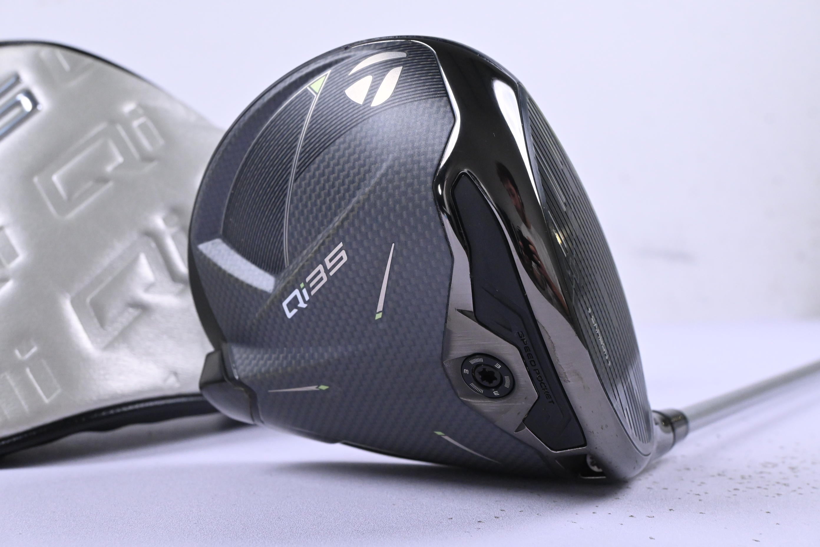 Taylormade Qi35 Driver / 10.5 Degree / Regular Flex Kuro Kage Silver 60 Shaft
