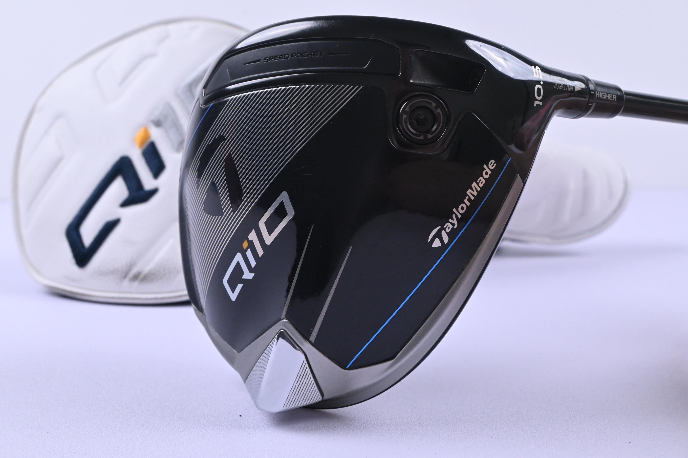 Taylormade Qi10 Driver / 10.5 Degree / Regular Flex Fujikura Ventus TR Blue 60