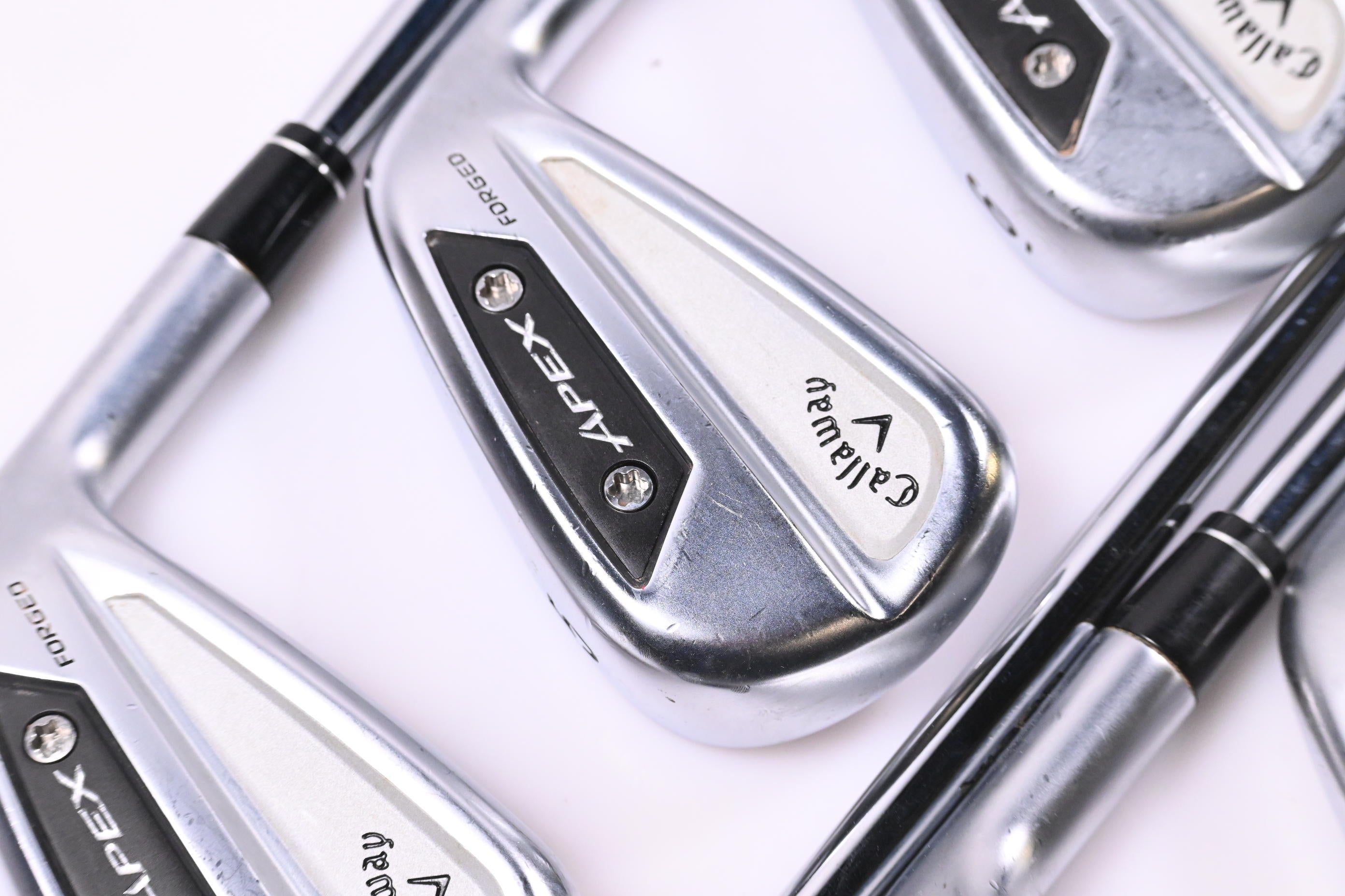 Callaway Apex Ai300 Irons / 4-PW / Stiff Flex Dynamic Gold Mid 100 S300 Shafts
