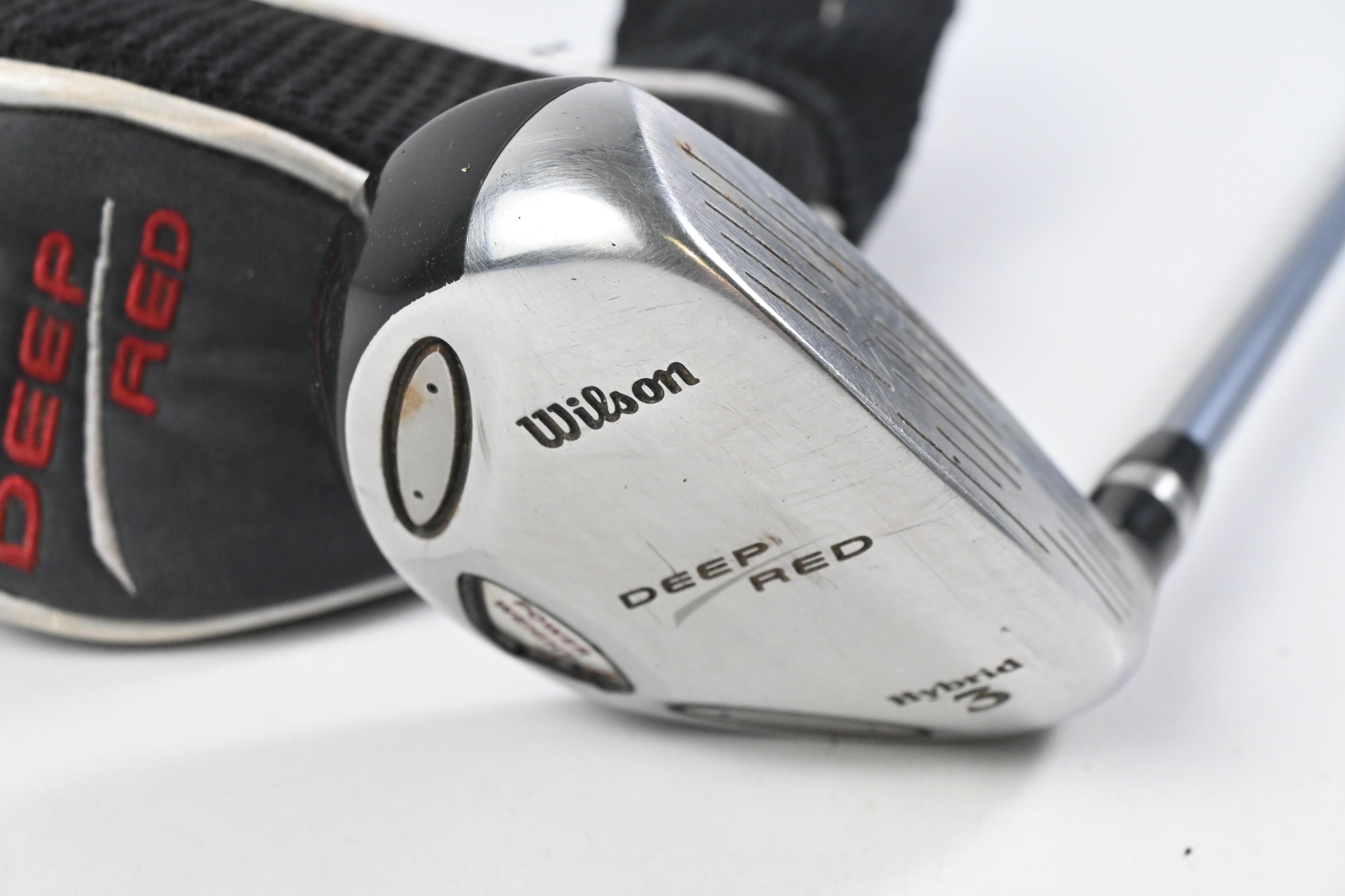 Wilson Deep Red #3 Hybrid / 19 Degree / Regular Flex Fujikura Shaft