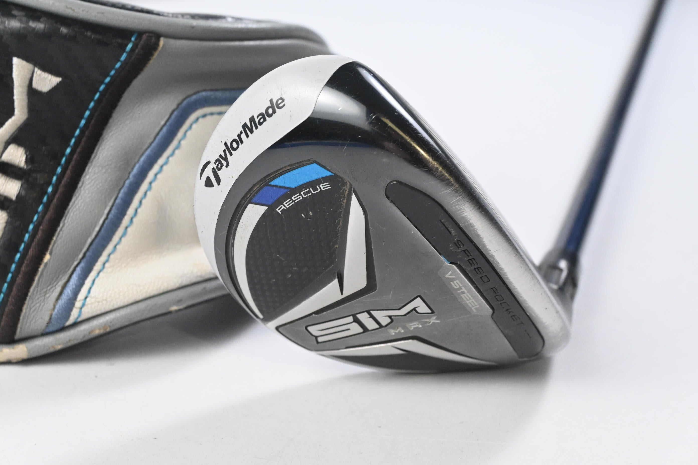 Taylormade SIM Max #4 Hybrid / 22 Degree / Regular Flex Ventus Blue 6 Shaft