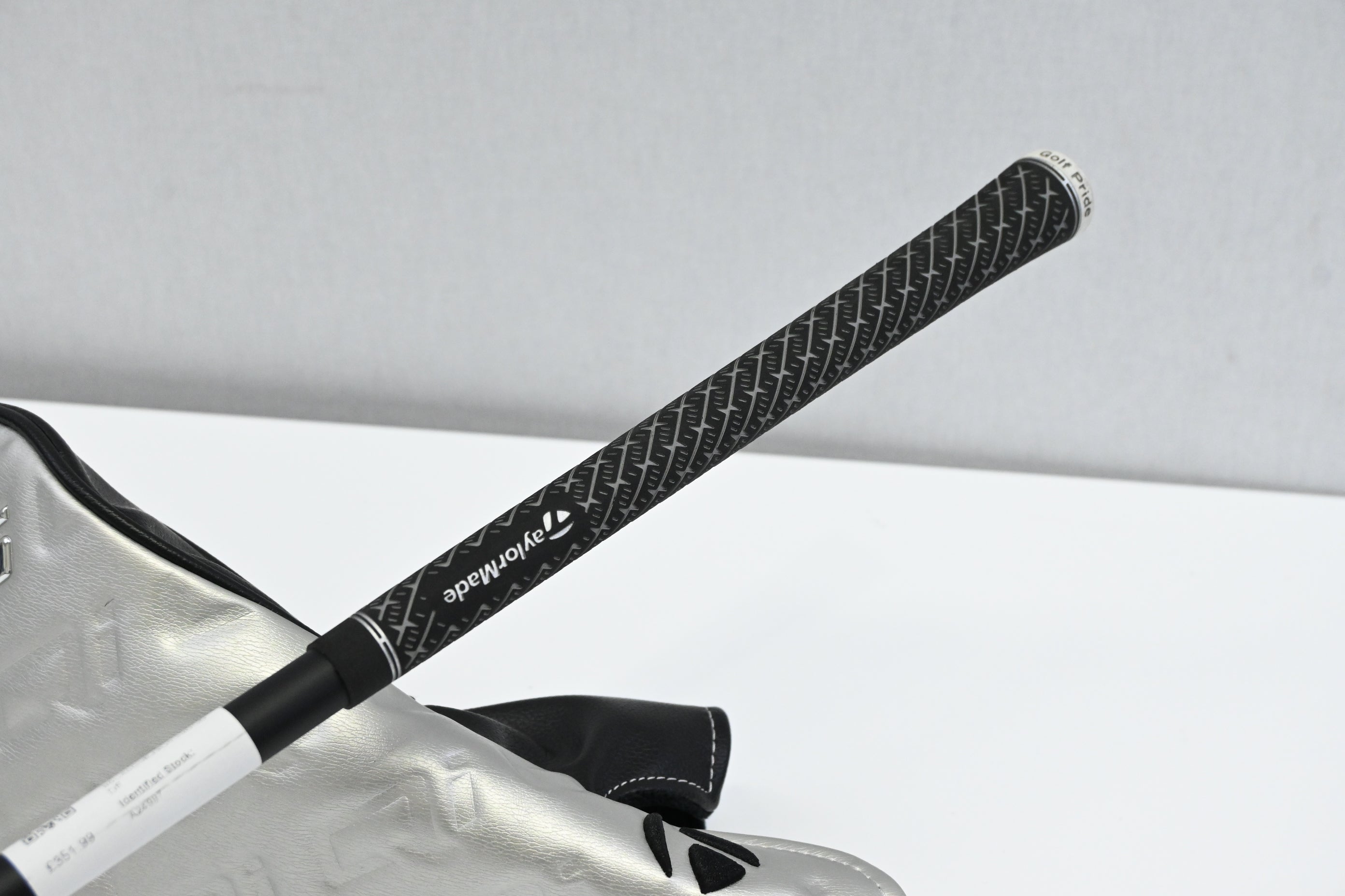 Taylormade Qi35 Max Lite Driver / 10.5 Degree / Regular Flex Vanquish 4 Shaft