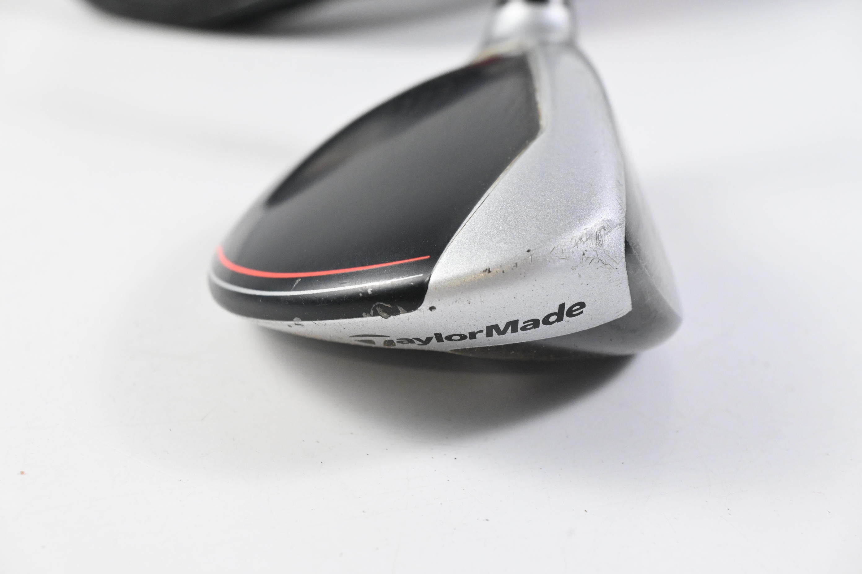 Taylormade M6 #4 Hybrid / 22 Degree / Regular Flex Fujikura Atmos Orange 6 Shaft
