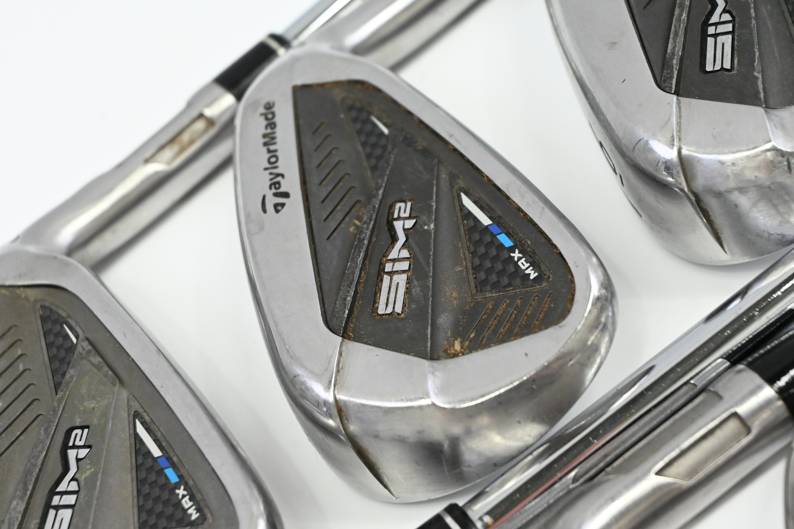 Taylormade SIM2 Max Irons / 4-PW / Regular Flex KBS Max MT 85 Shafts
