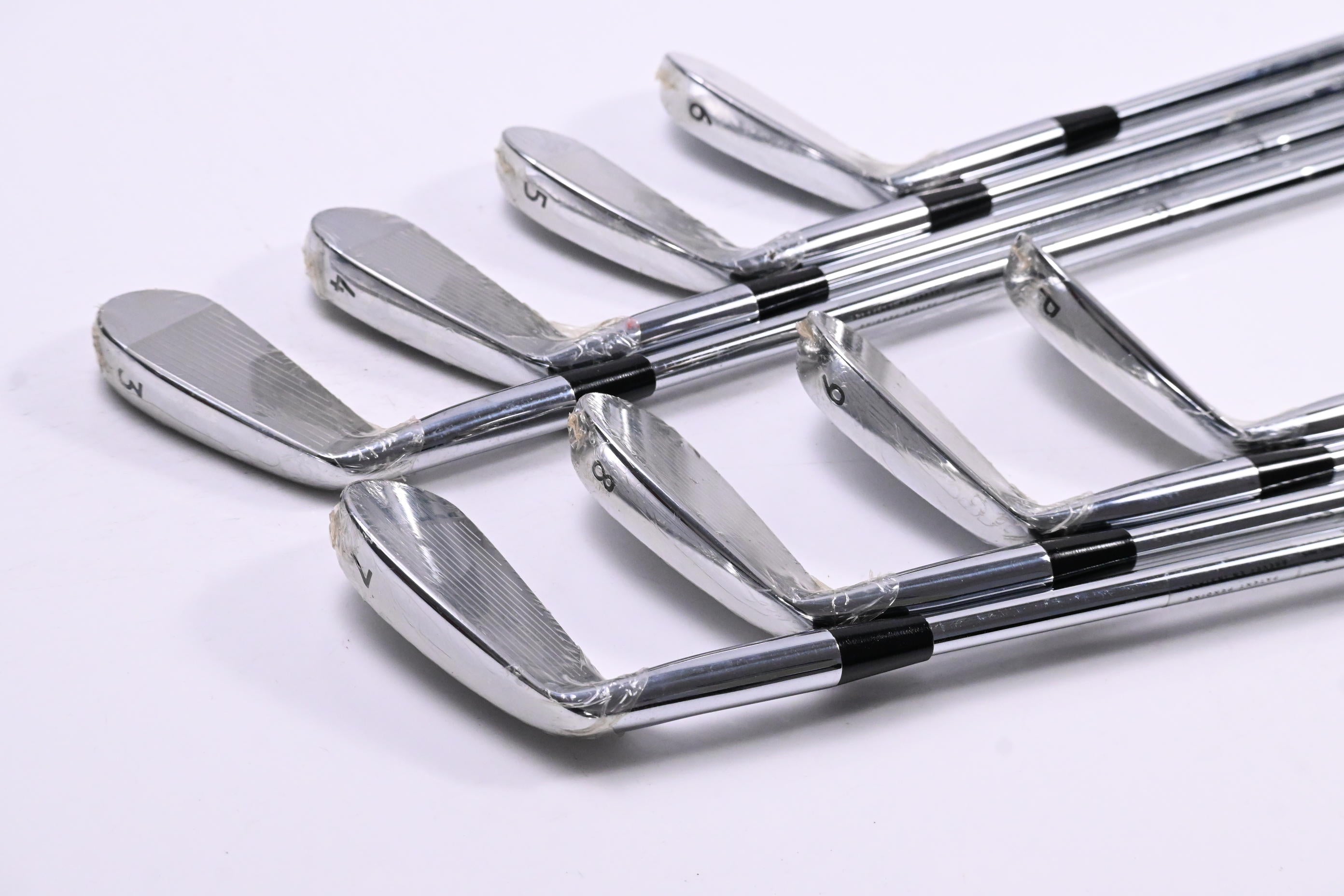 Nike Tiger Wood 2004 Limited Edition Irons / 3-PW / X-Flex Dynamic Gold X100