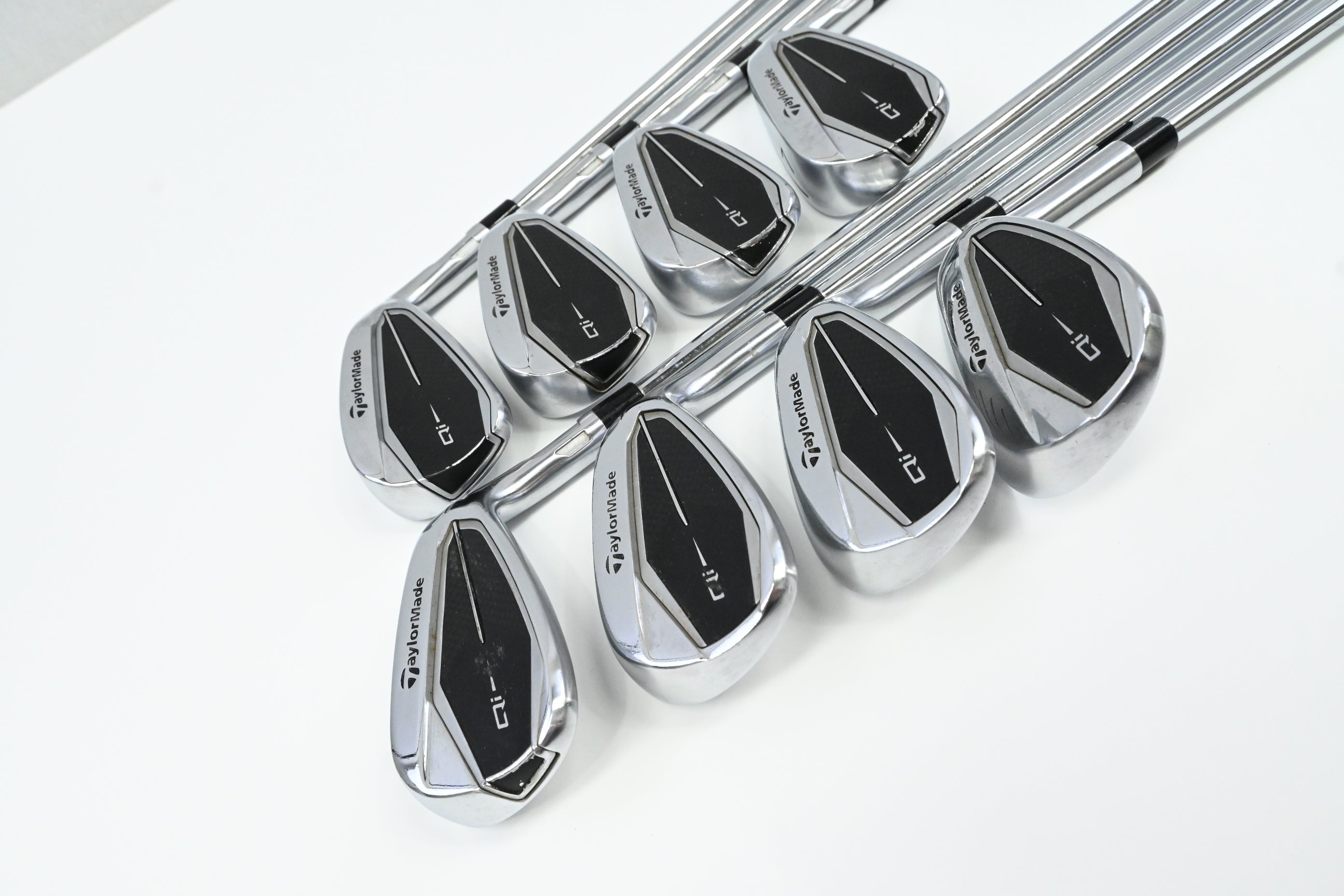 Taylormade Qi Irons / 4-PW+SW / Regular Flex KBS Max MT Shafts