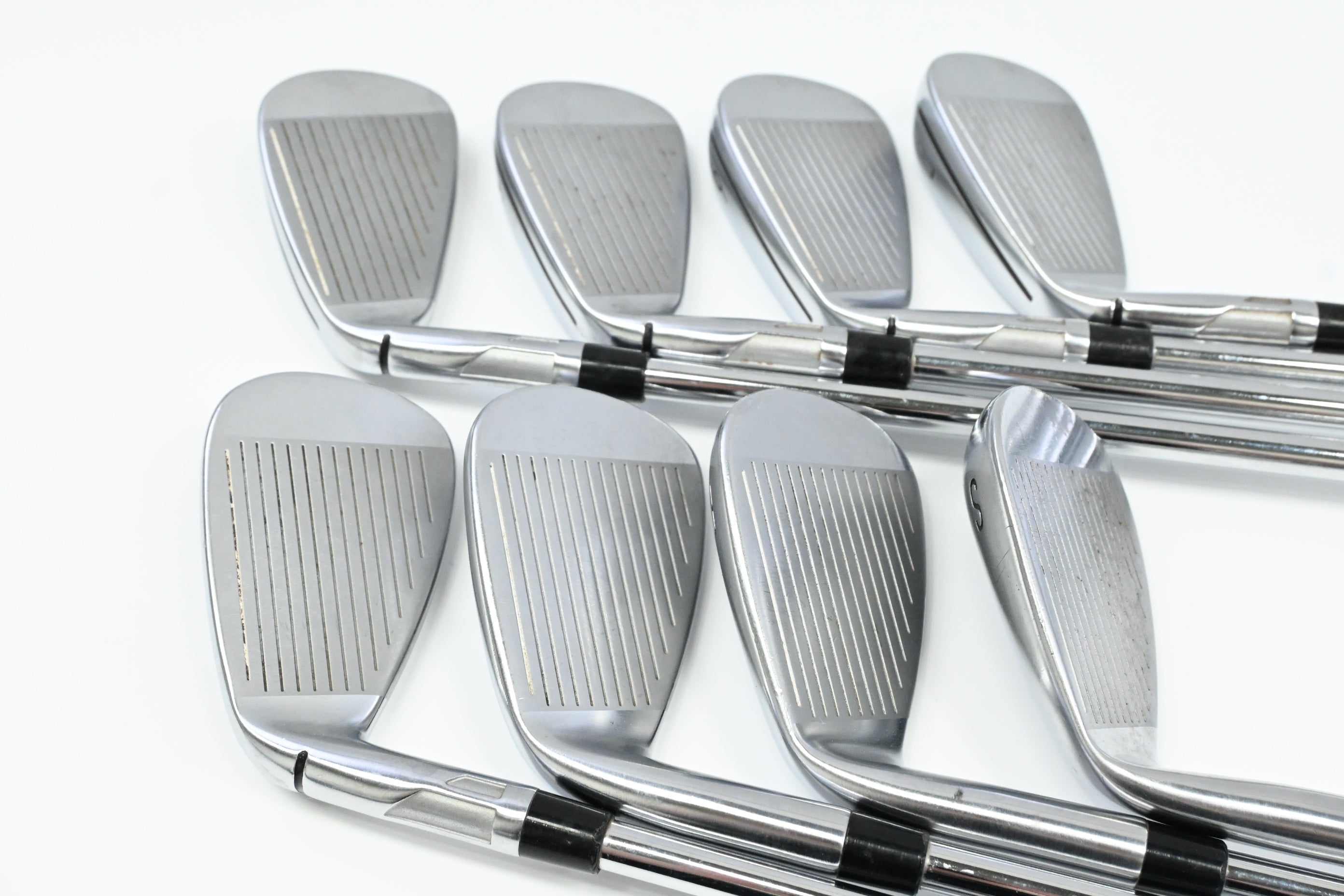 Taylormade Qi Irons / 4-PW+SW / Regular Flex KBS Max MT Shafts