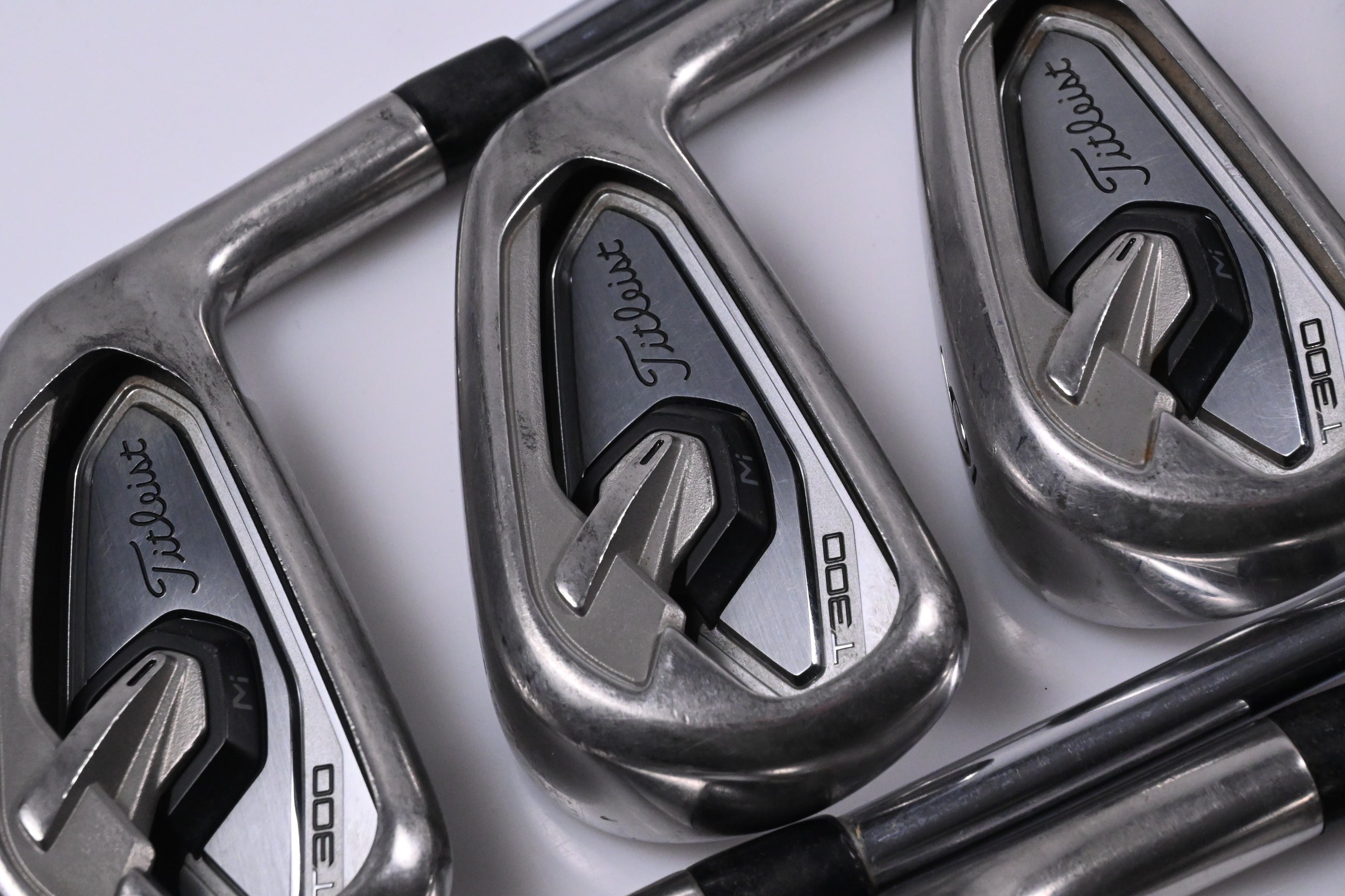 Titleist T300 2019 Irons / 4-PW+GW / Regular Flex AMT Red R300 Shafts