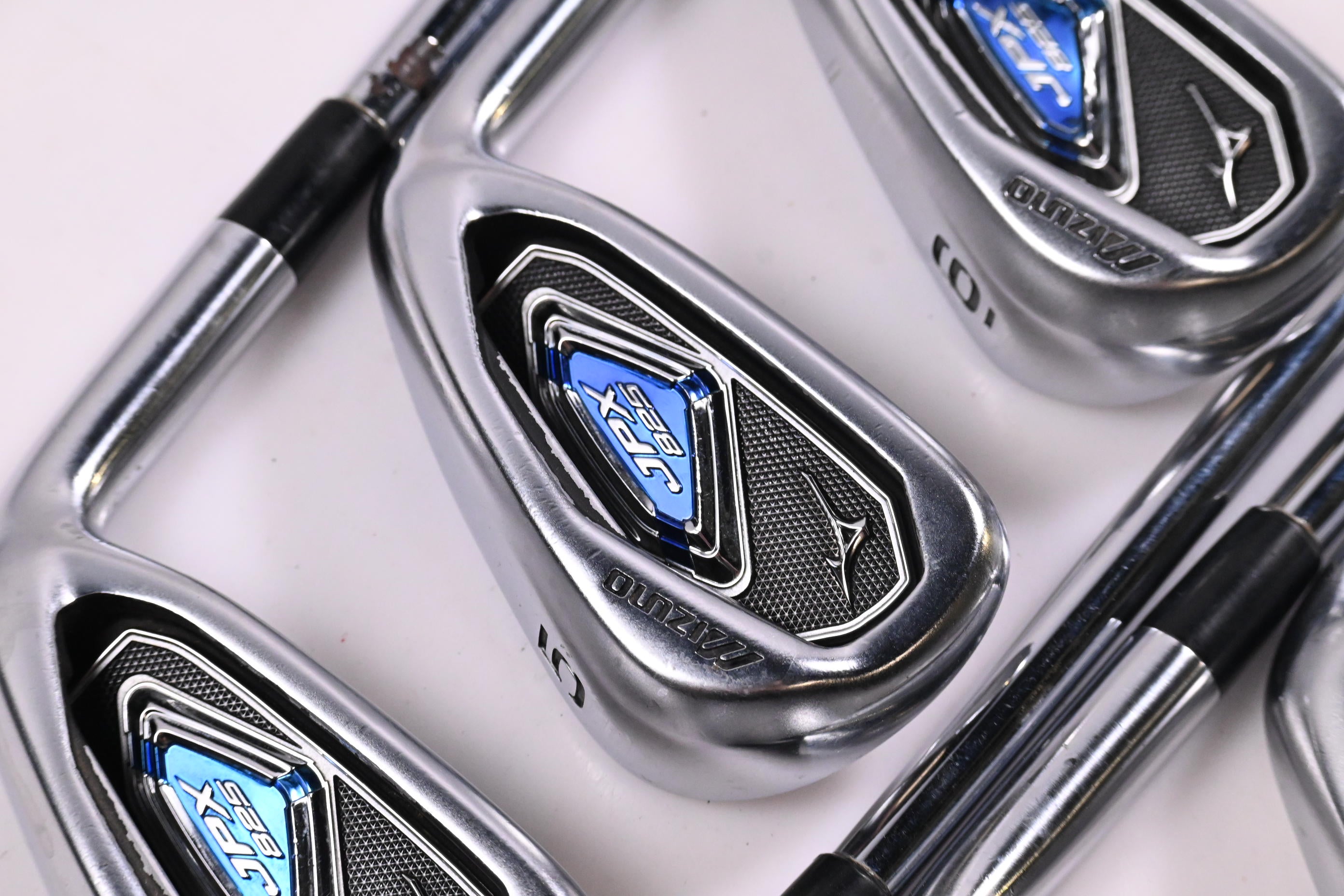 Mizuno JPX 825 Irons / 4-PW / Regular Flex Project X Shafts