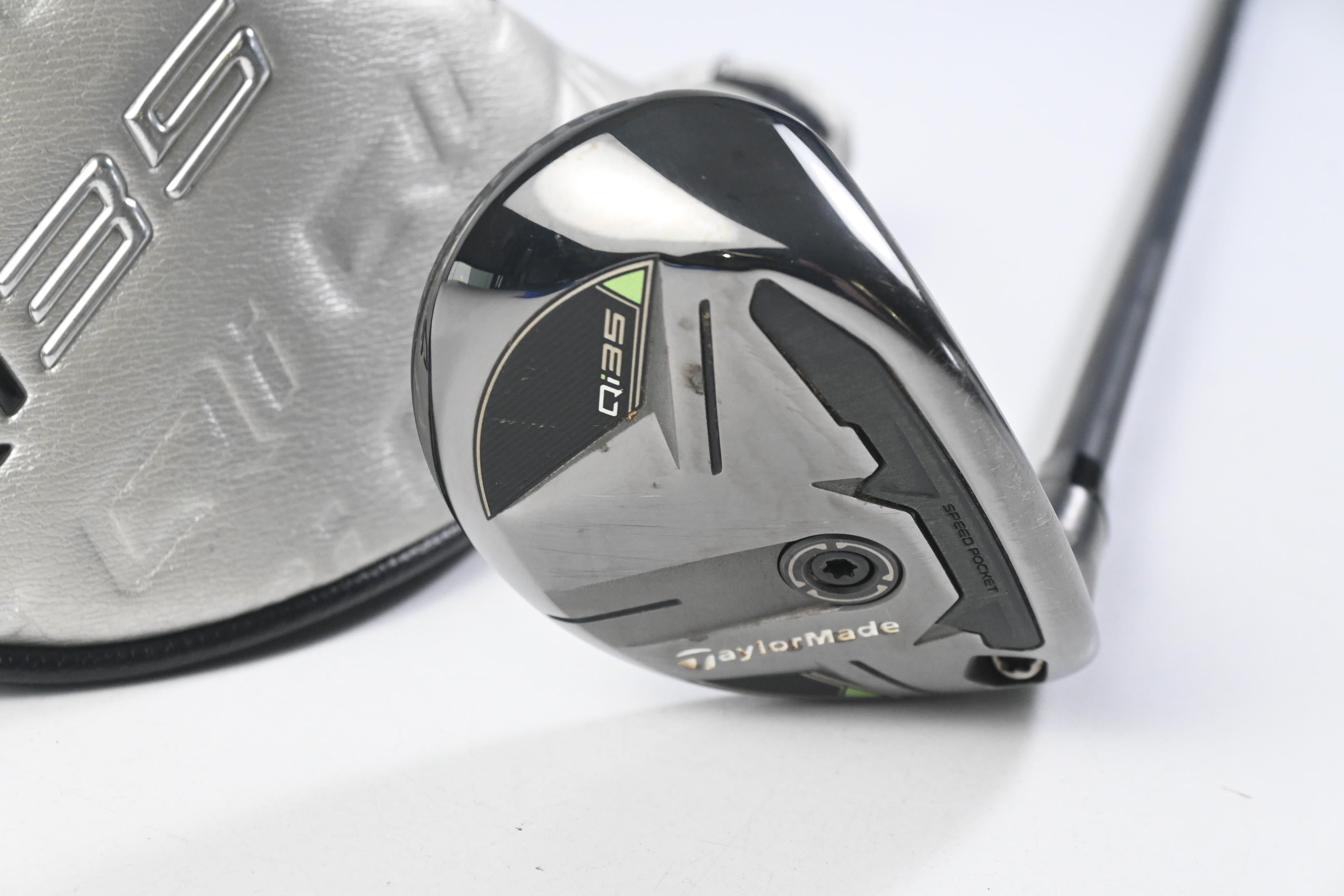 Taylormade Qi35 #4 Hybrid / 22 Degree / X-Flex Kai'li Dark Waves Blue 95 Shaft