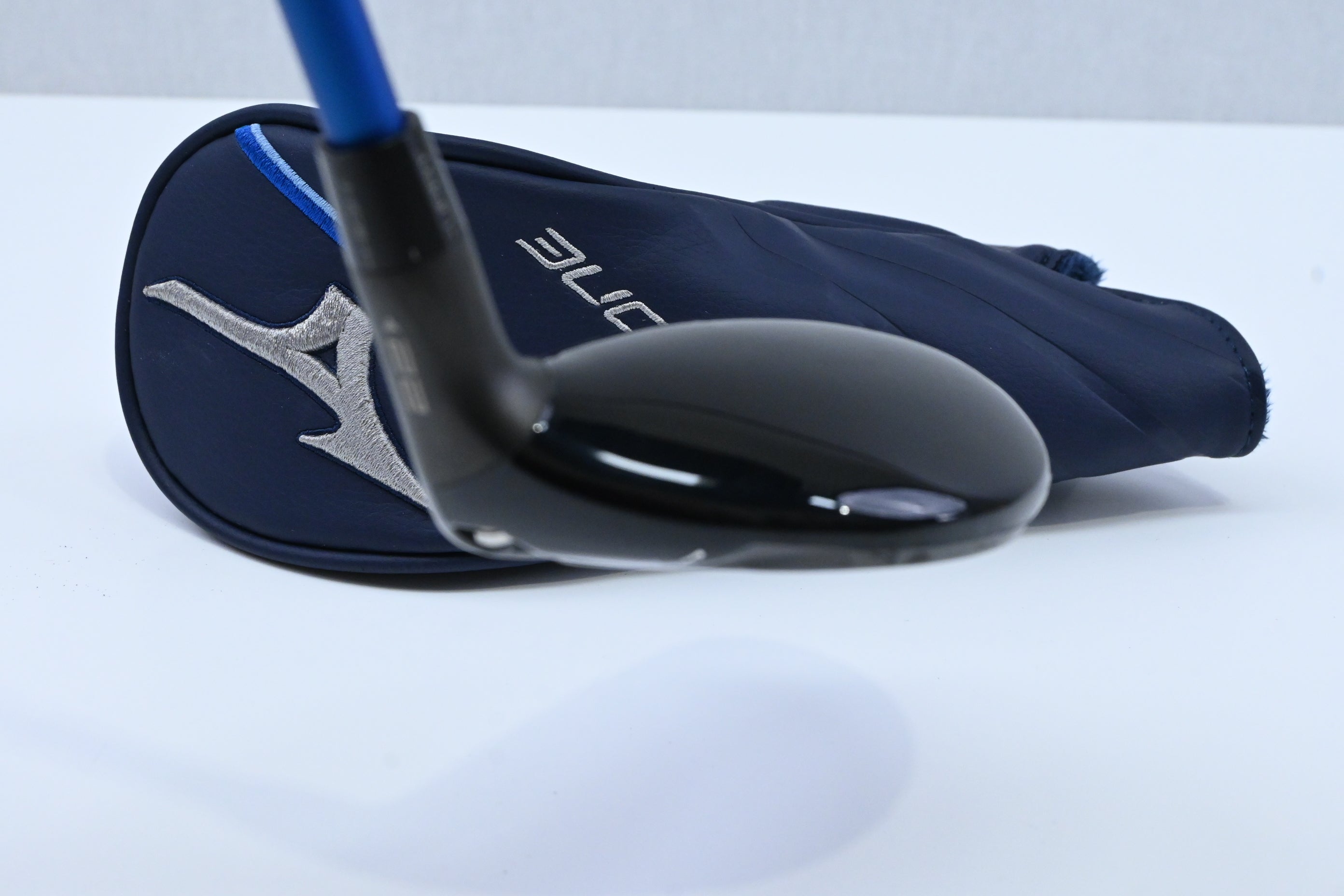 Mizuno JPX One #4 Hybrid / 22 Degree / Regular Flex Denali Frost Blue 70 Shaft